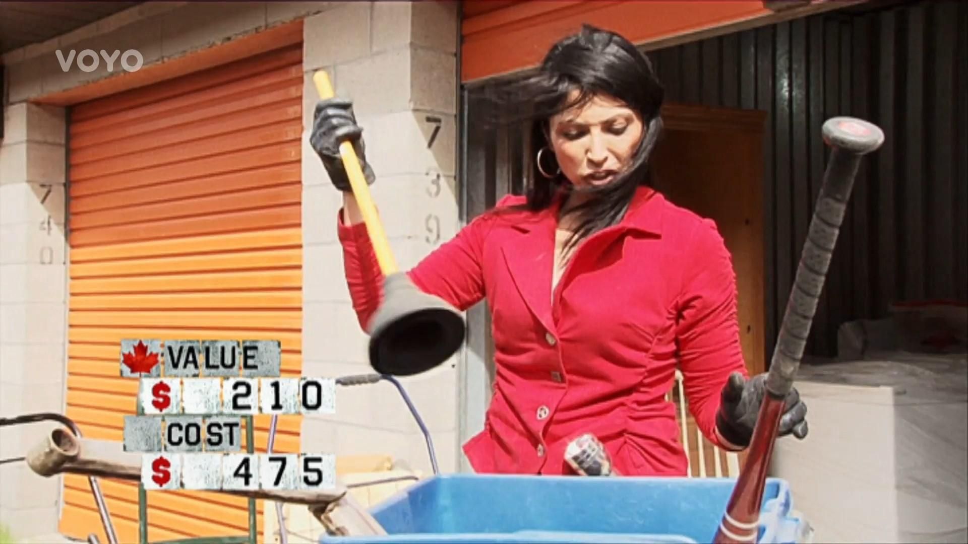 Storage Wars: Northern Treasures background