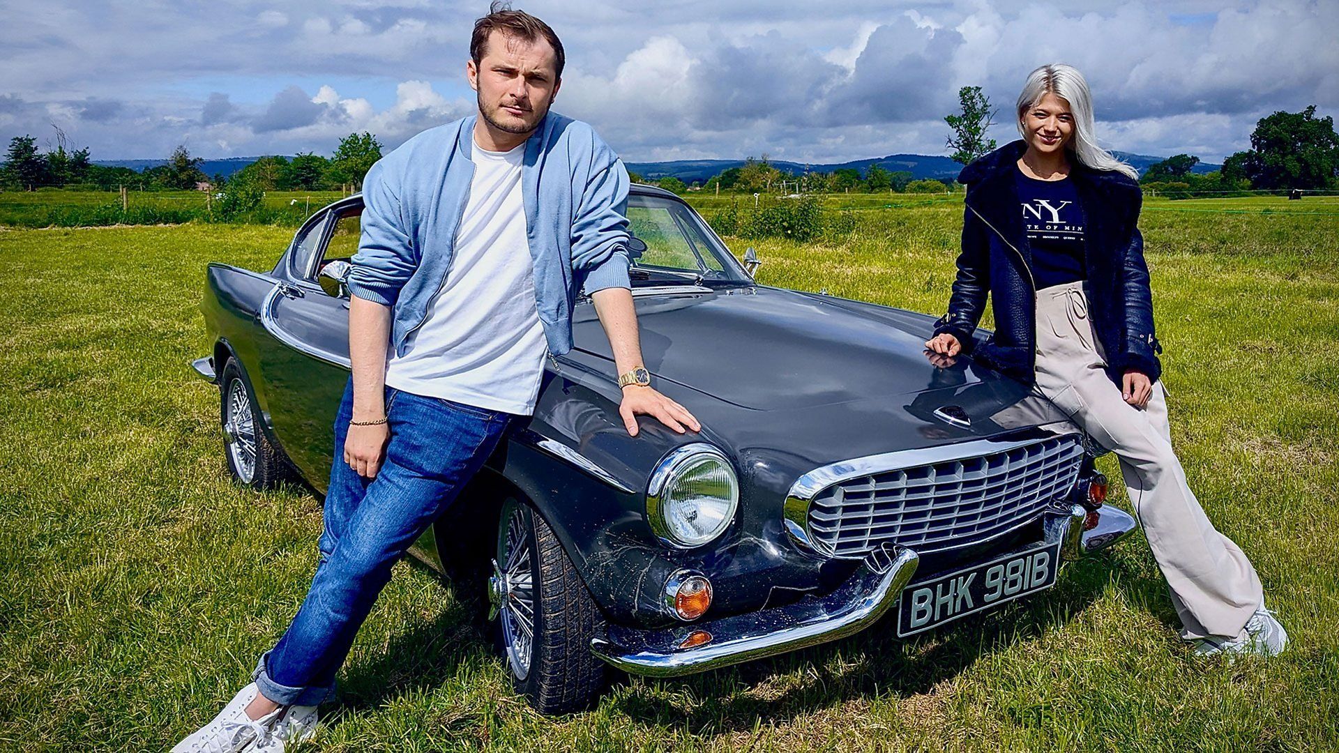 Celebrity Antiques Road Trip background