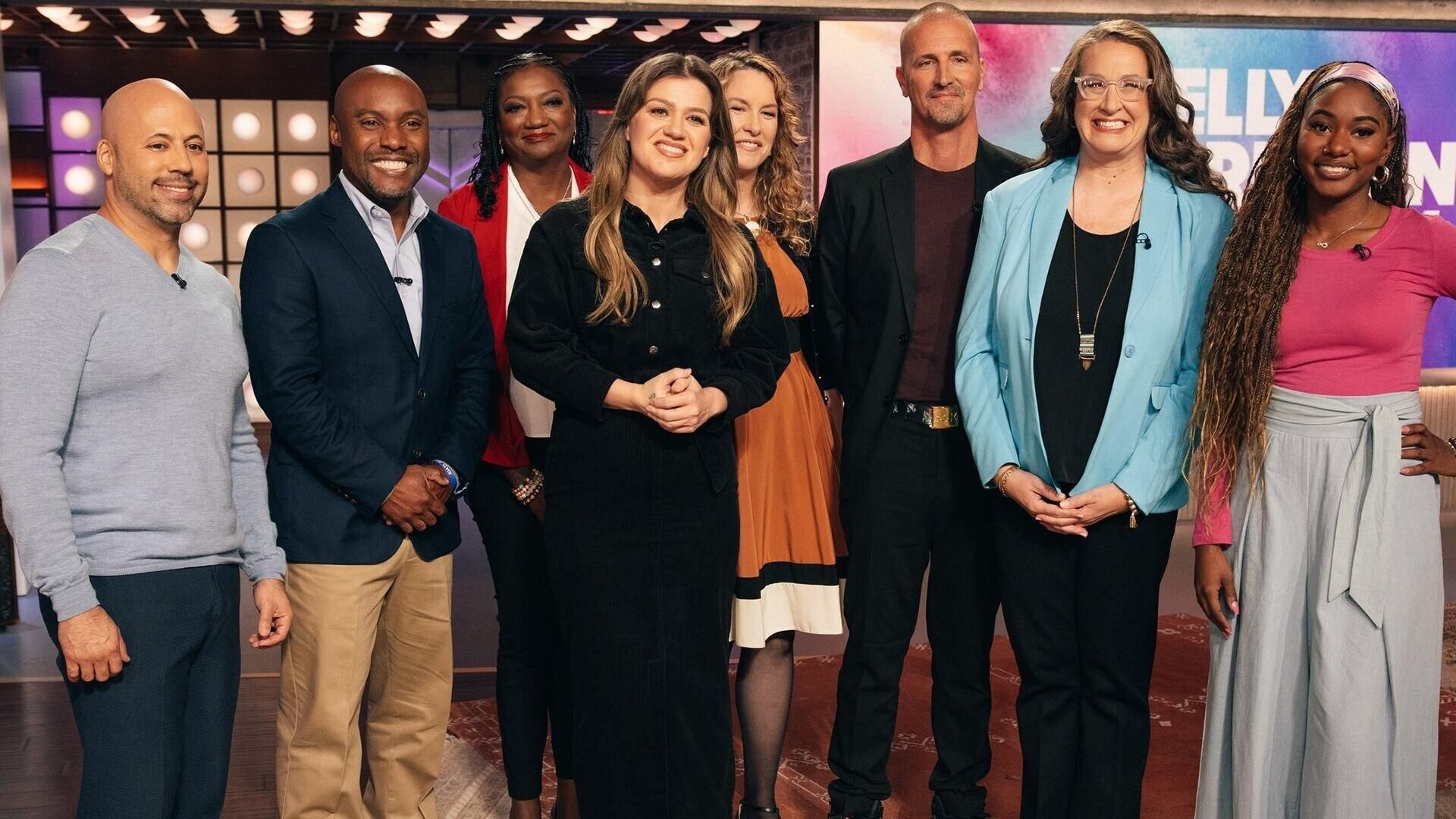 The Kelly Clarkson Show background