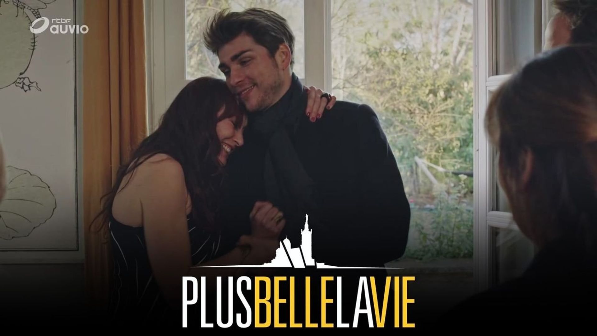 Plus belle la vie background
