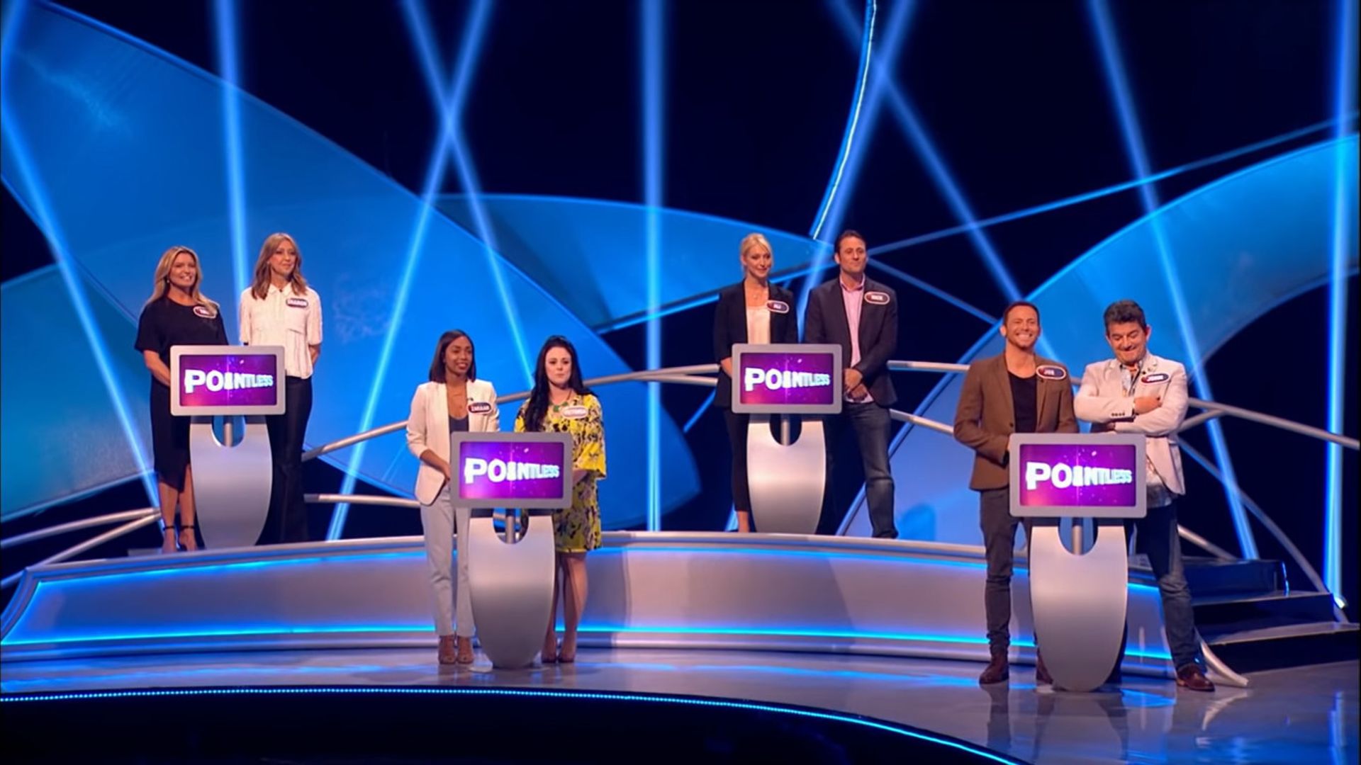 Pointless Celebrities background