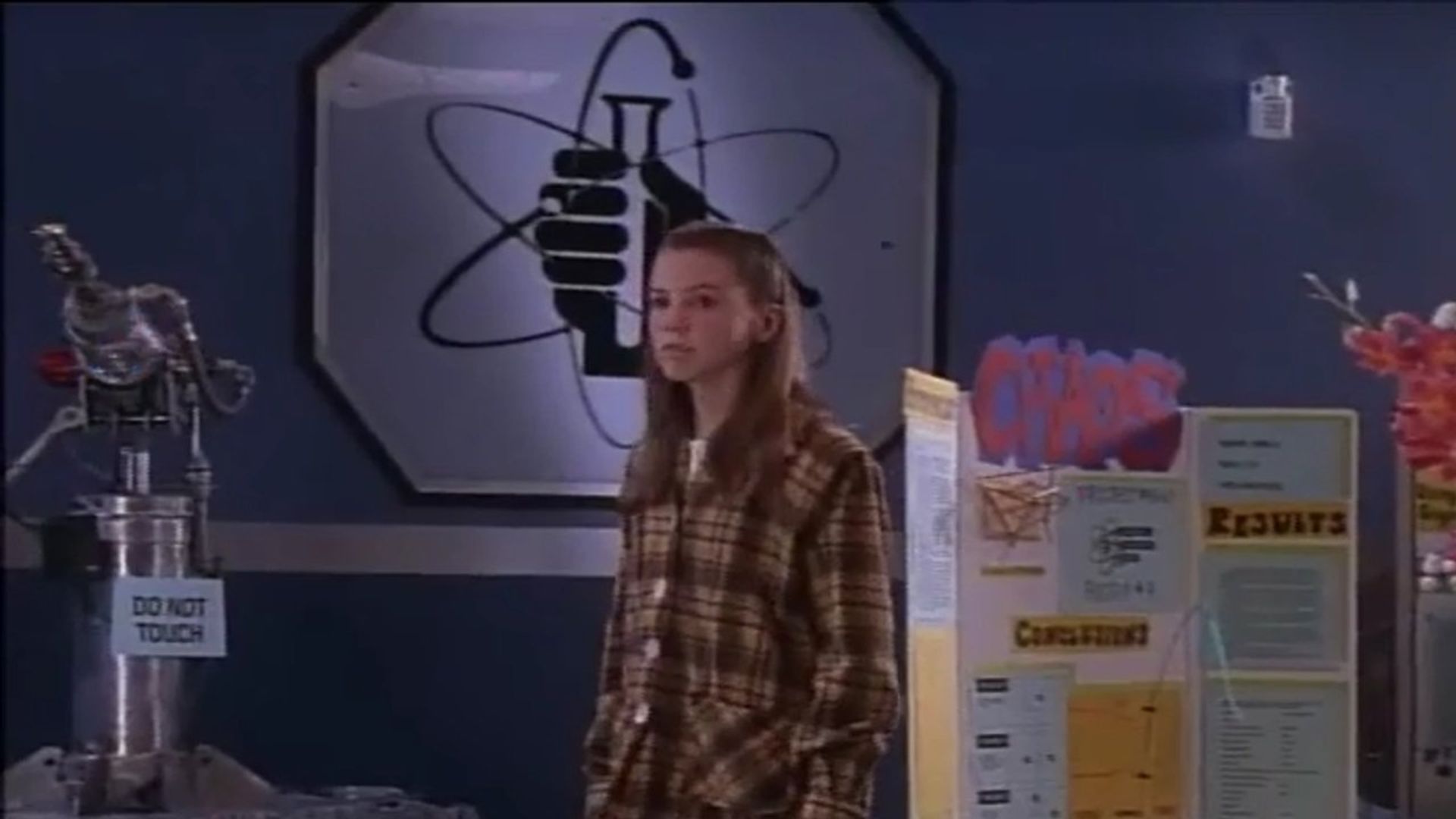 The Secret World of Alex Mack background