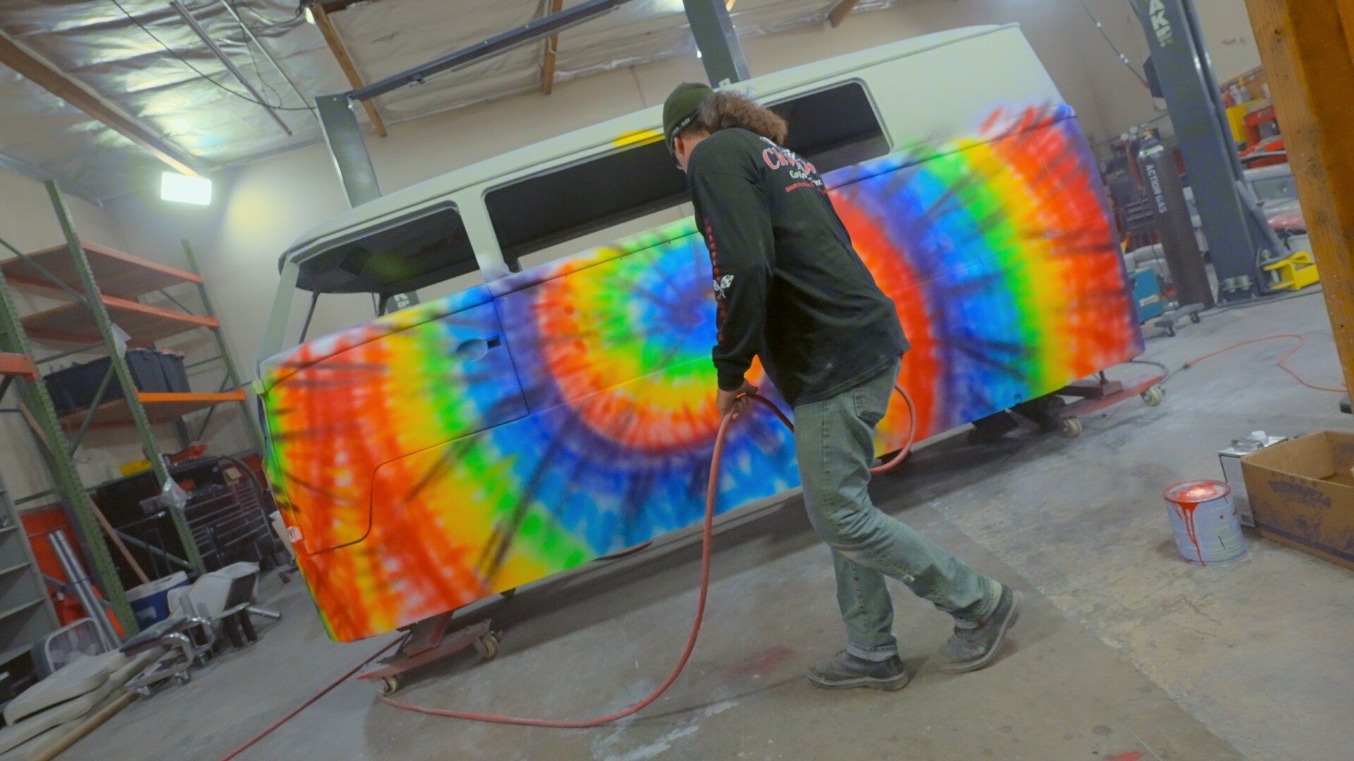 Car Masters: Rust to Riches background
