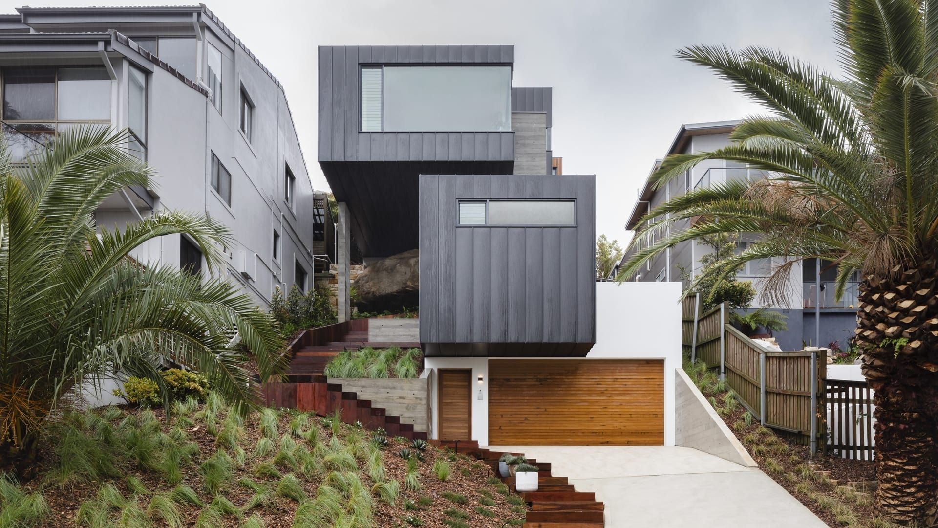 Grand Designs: Unbelievable Builds background