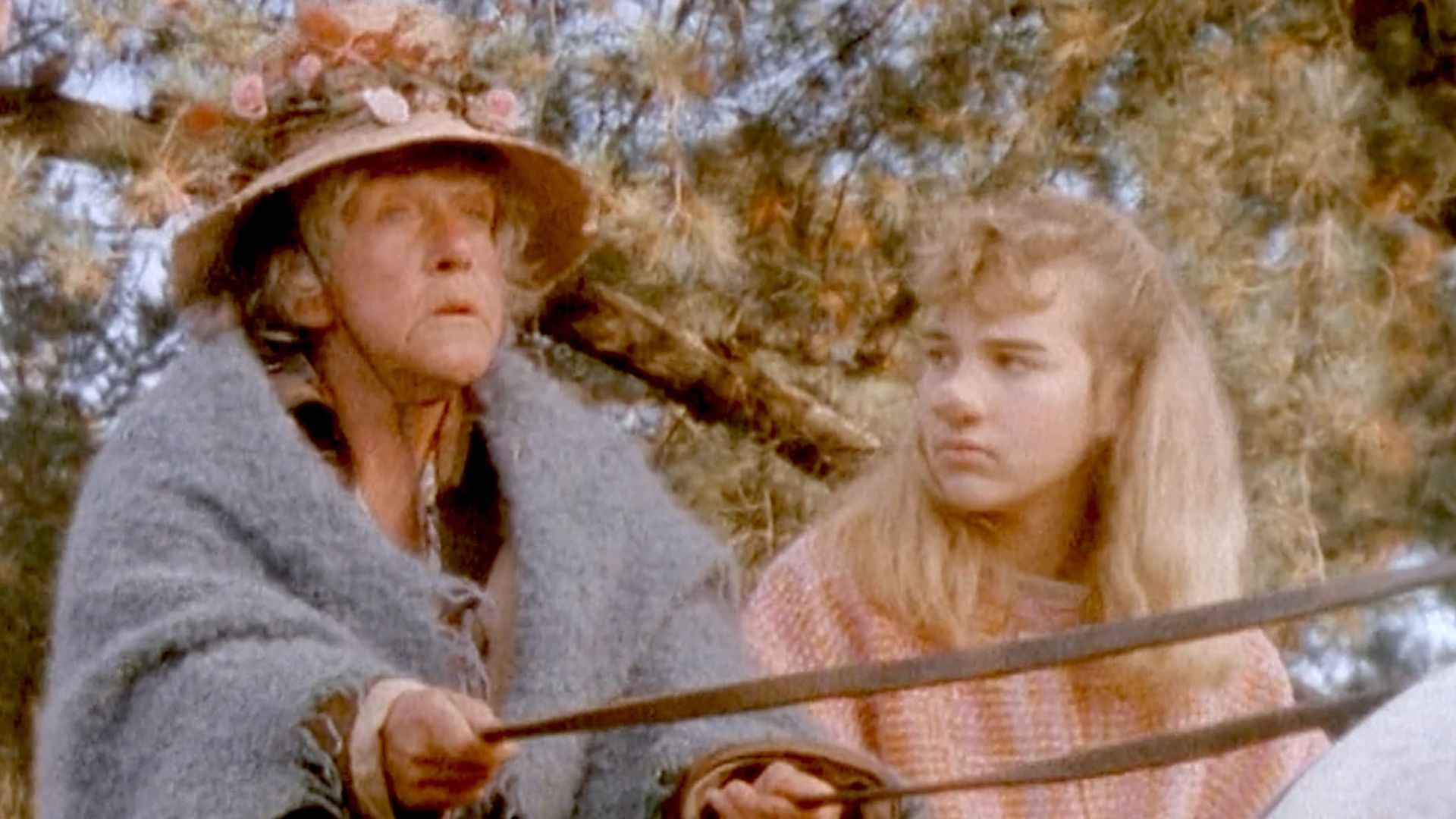 Round the Twist background