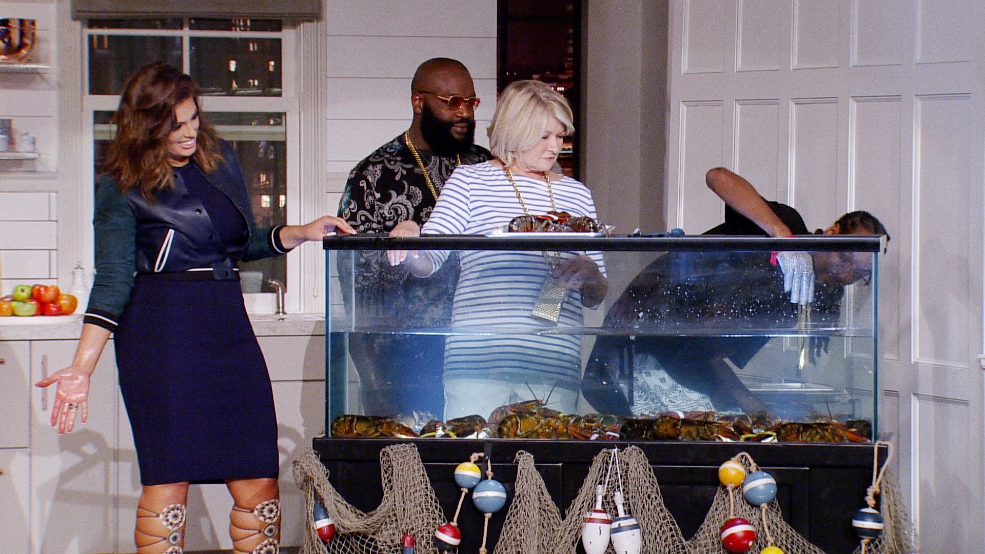 Martha & Snoop's Potluck Party Challenge background