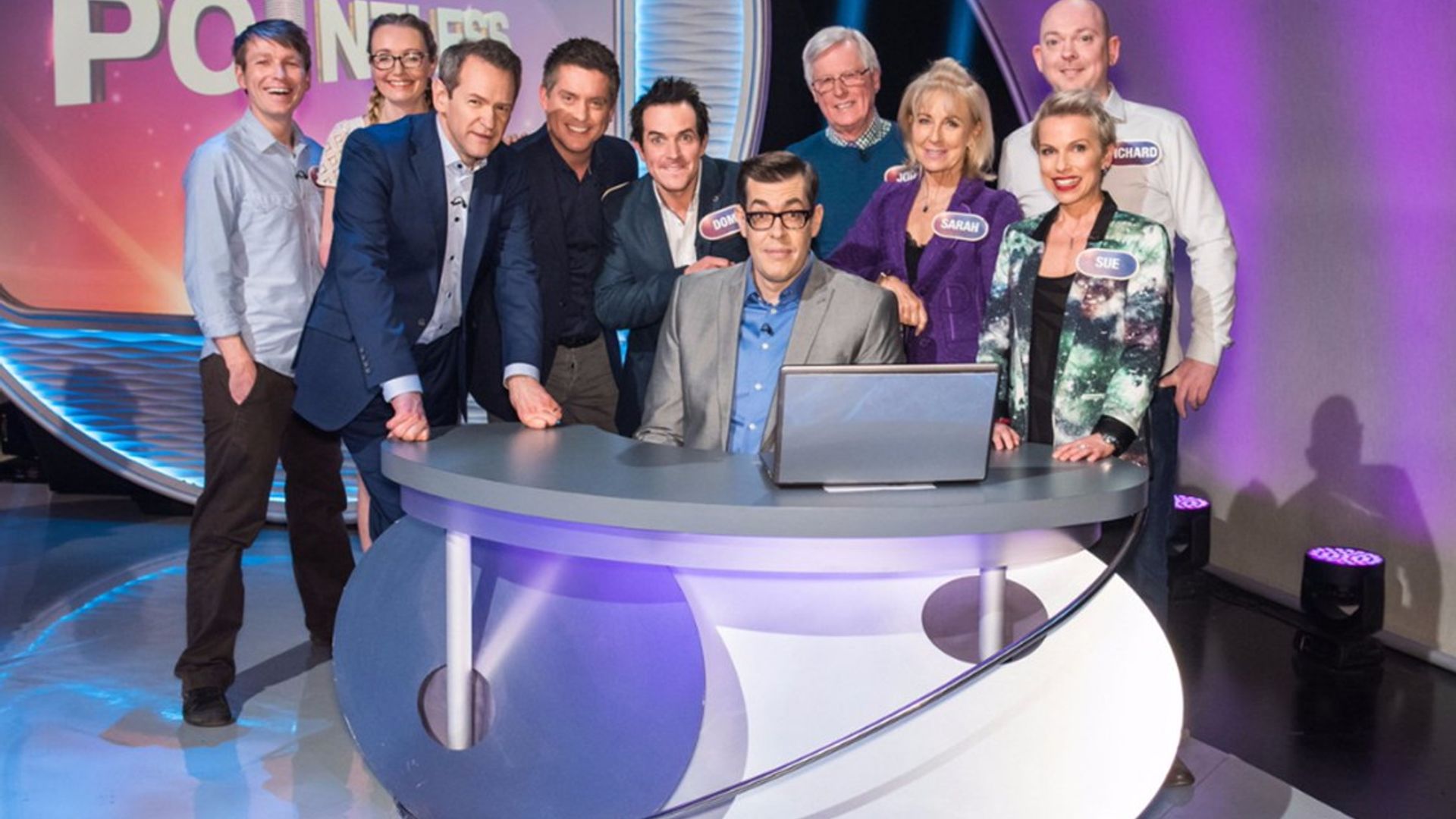 Pointless Celebrities background