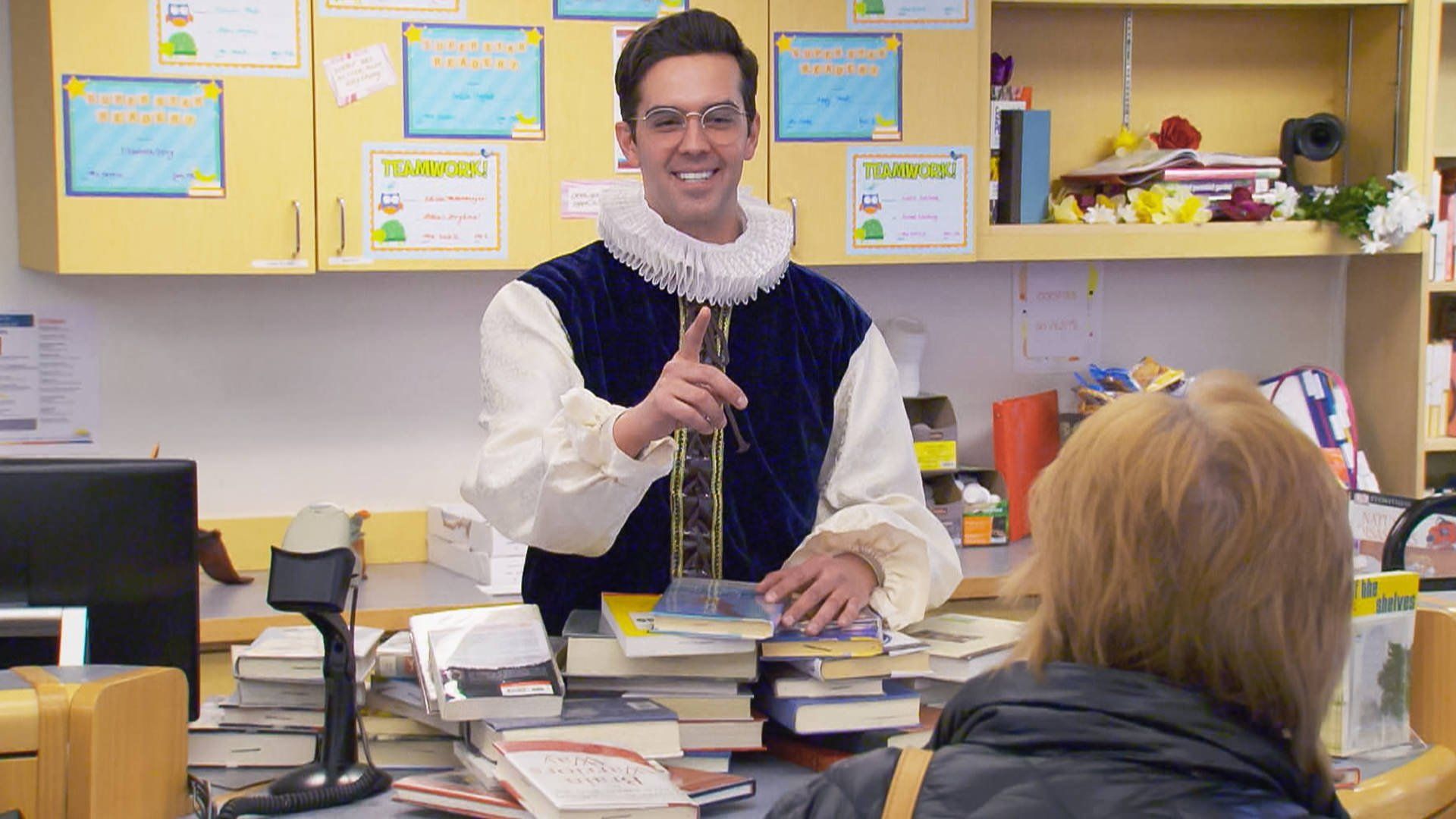 The Carbonaro Effect background