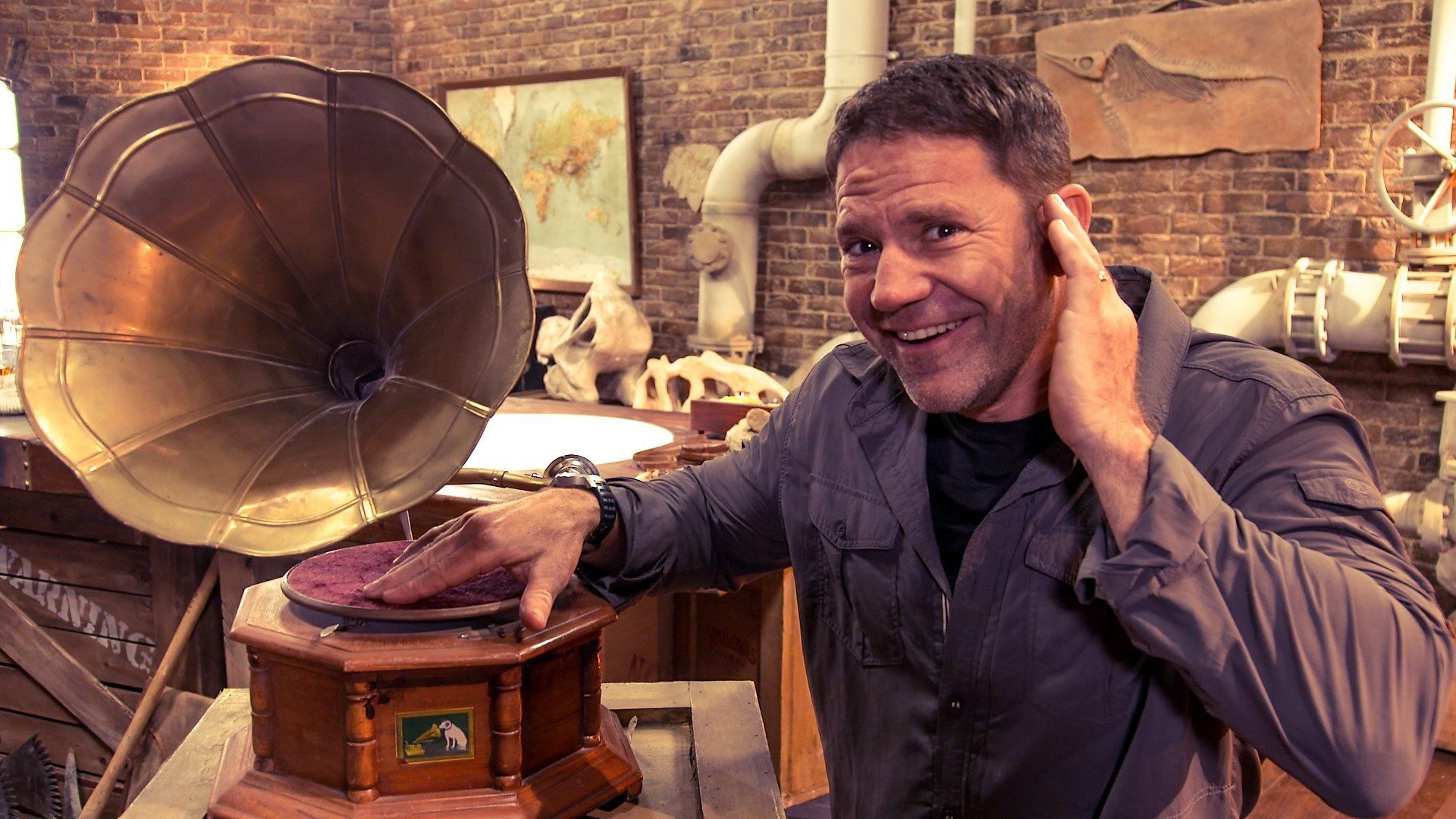Deadly Dinosaurs with Steve Backshall background