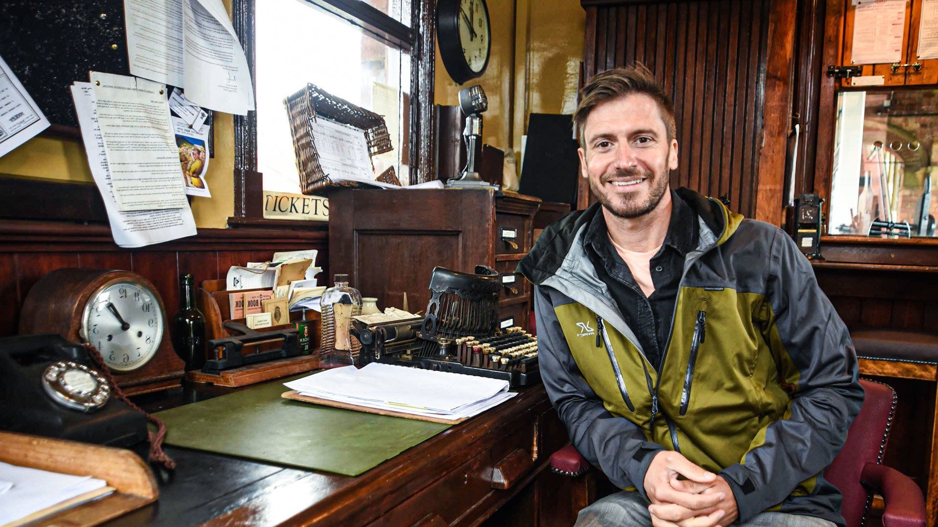 Walking Britain's Lost Railways background