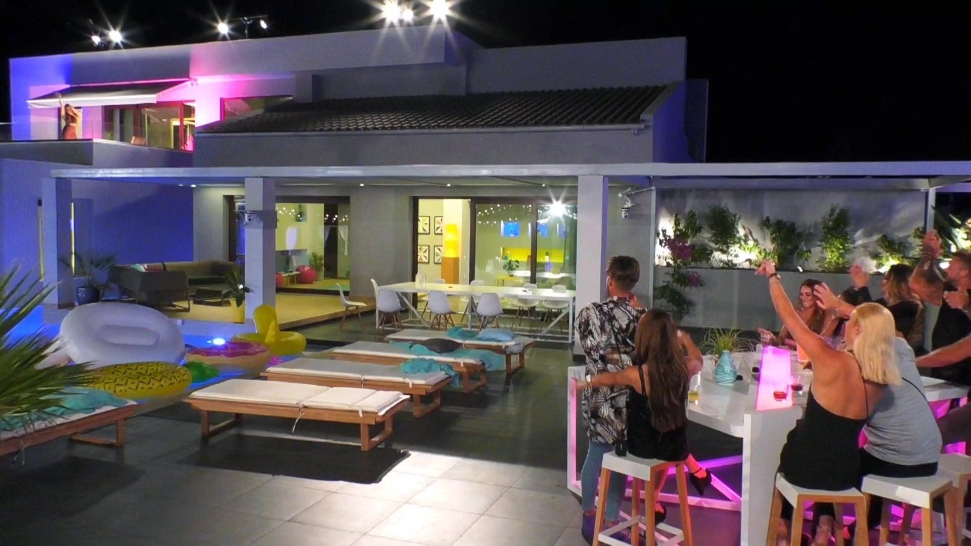 Ex on the Beach background