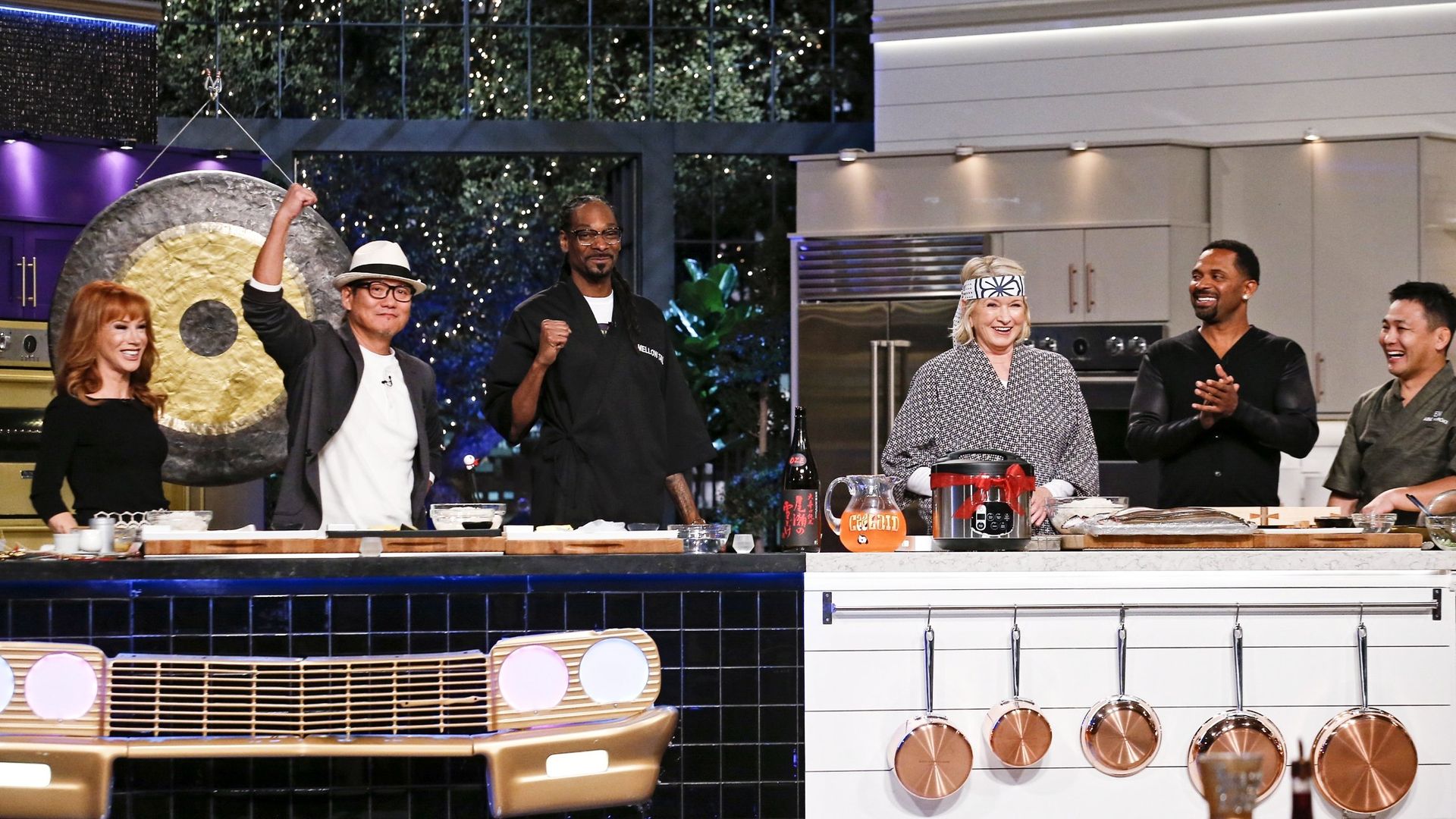 Martha & Snoop's Potluck Party Challenge background