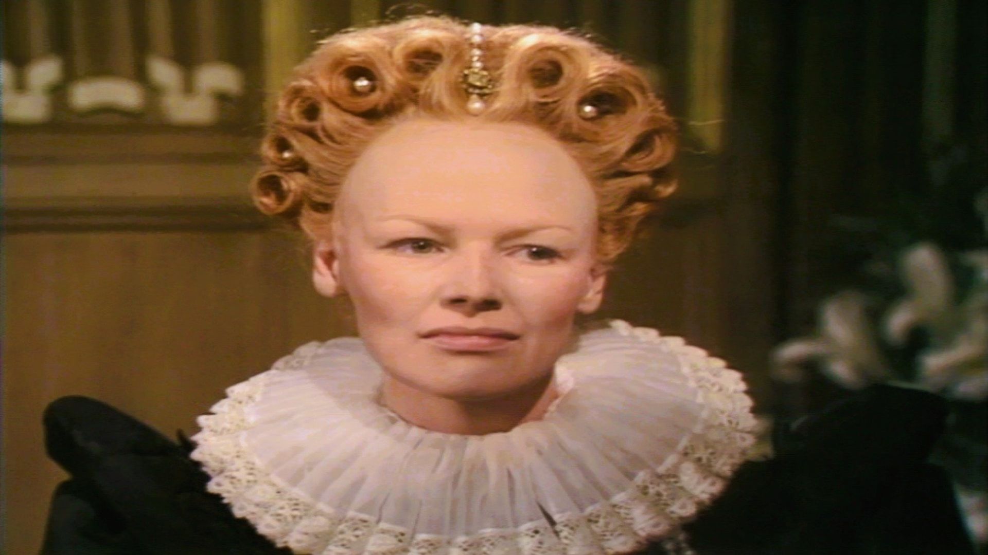 Elizabeth R background