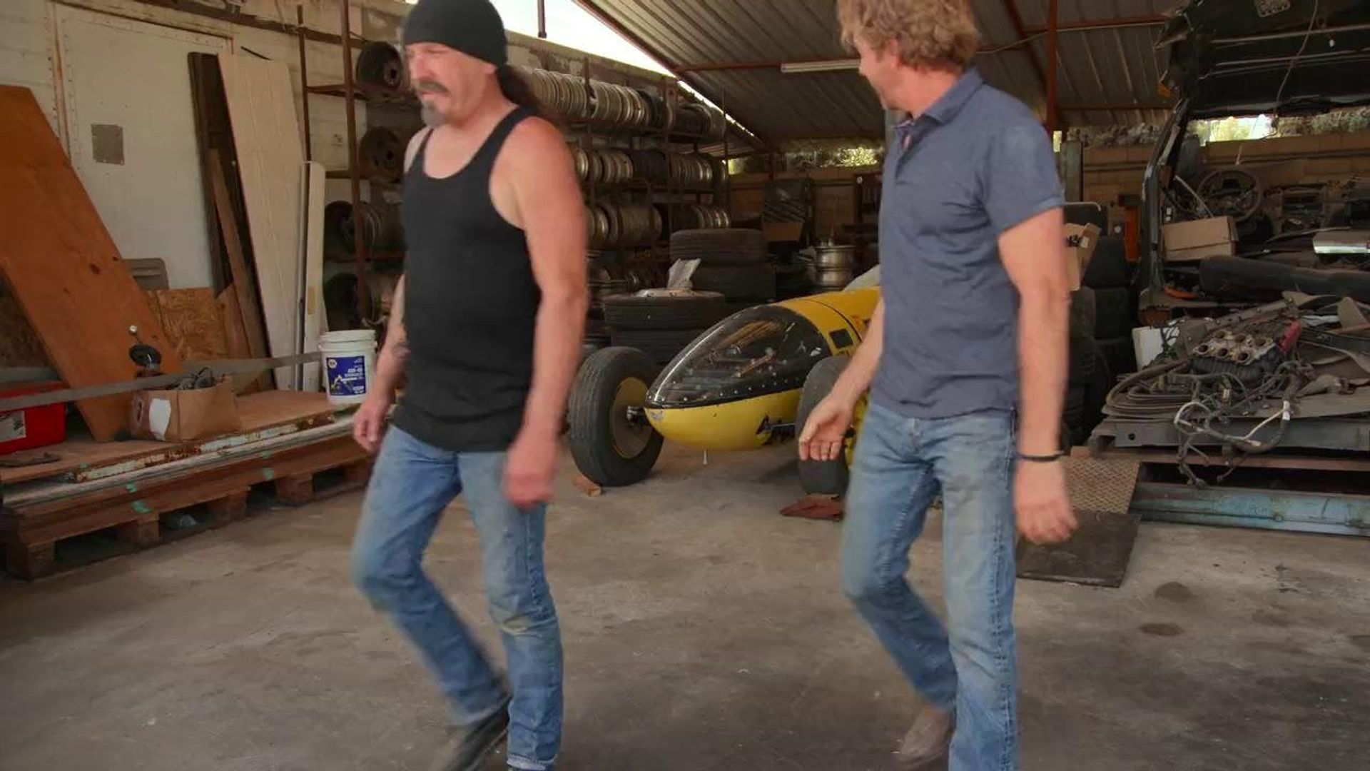 Car Masters: Rust to Riches background