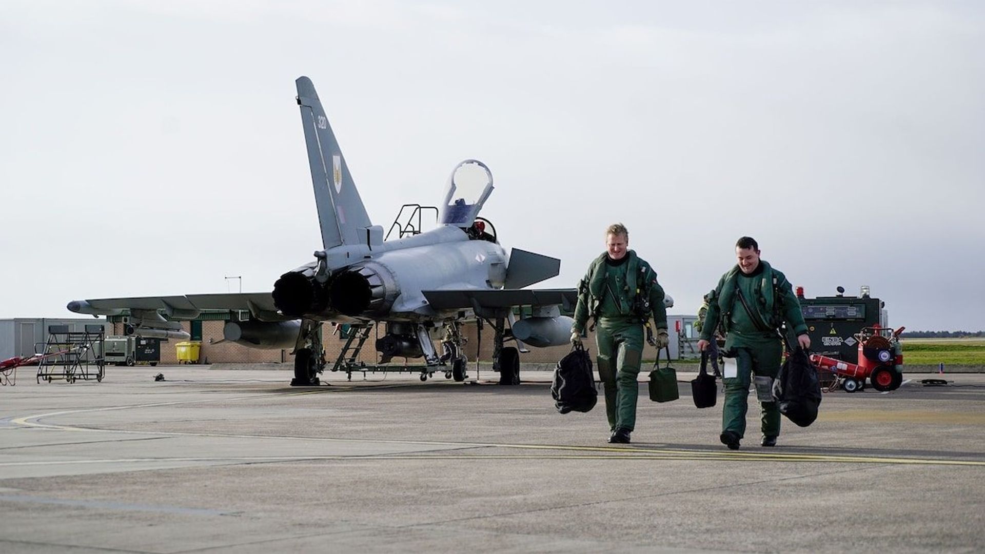Top Guns: Inside the RAF background