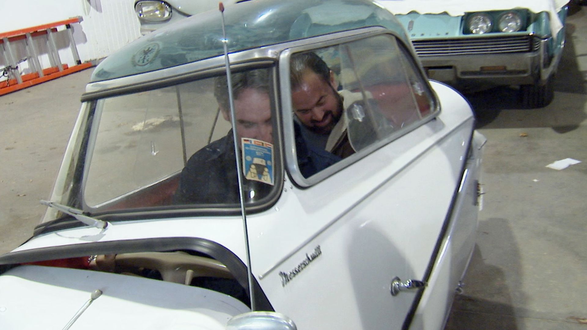 American Pickers: Best Of background