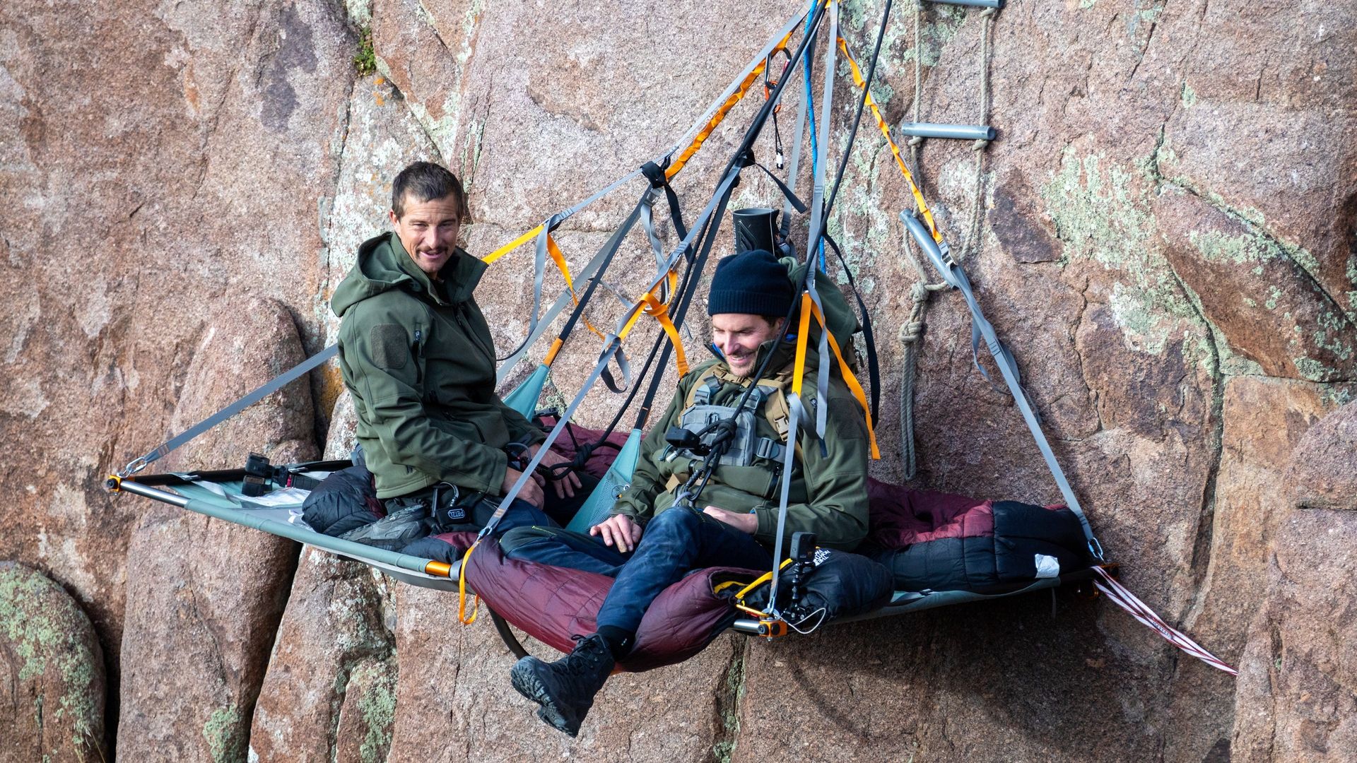 Running Wild with Bear Grylls the Challenge background