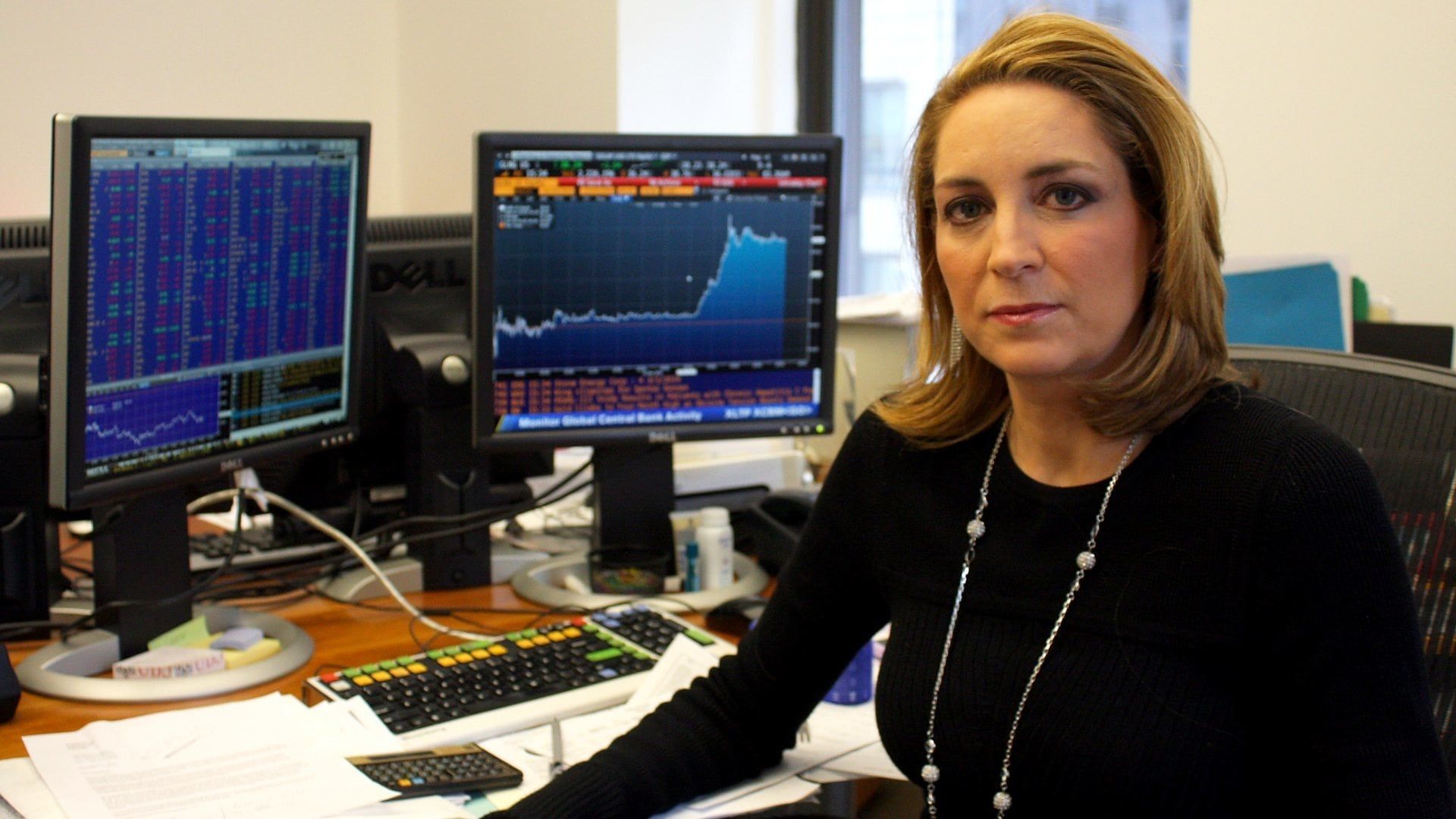 Traders: Millions by the Minute background