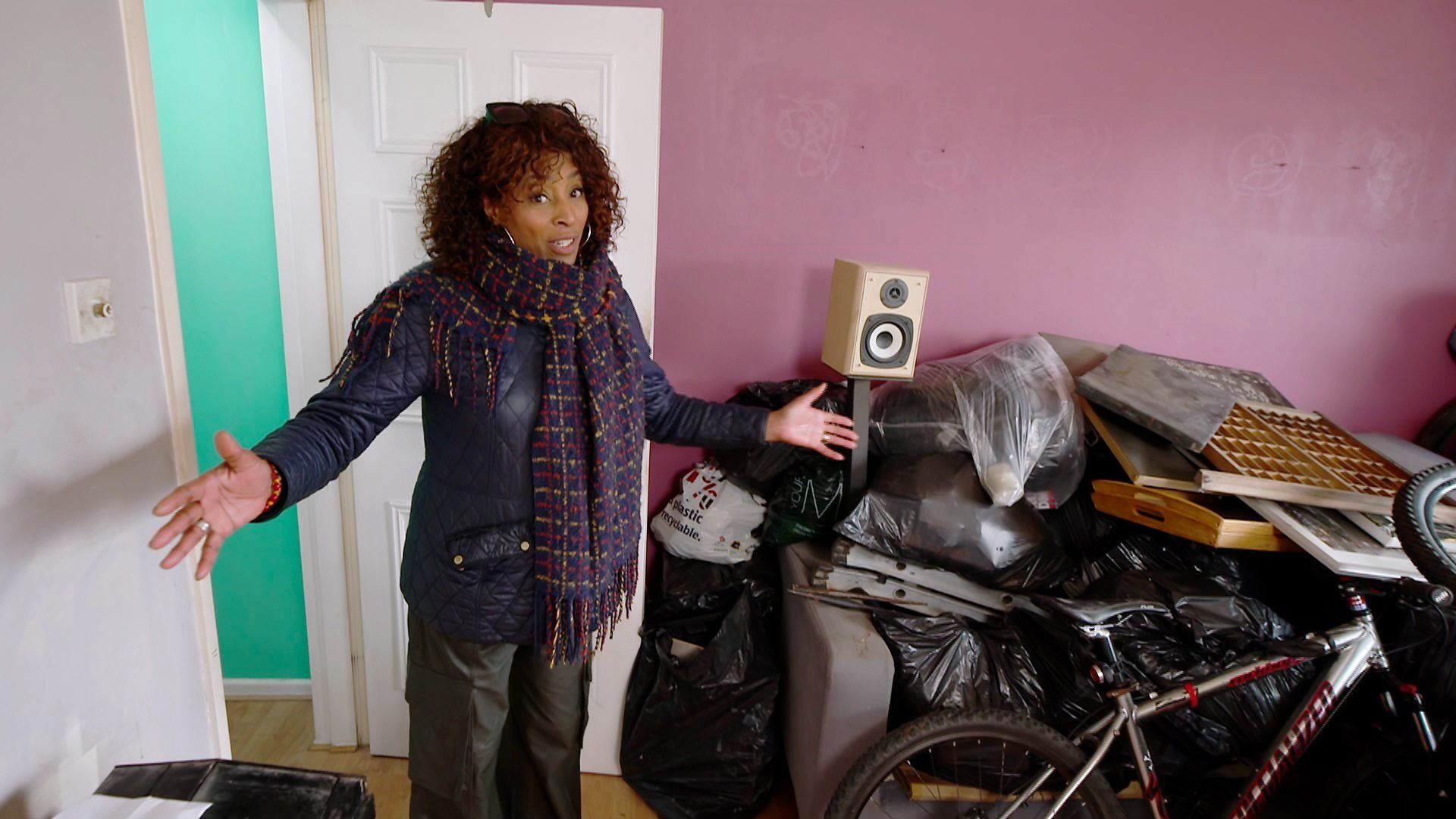Homes Under the Hammer background
