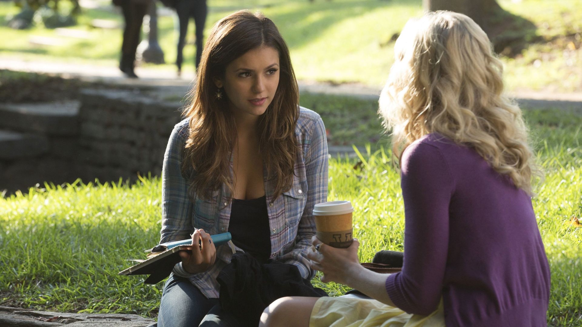 The Vampire Diaries background