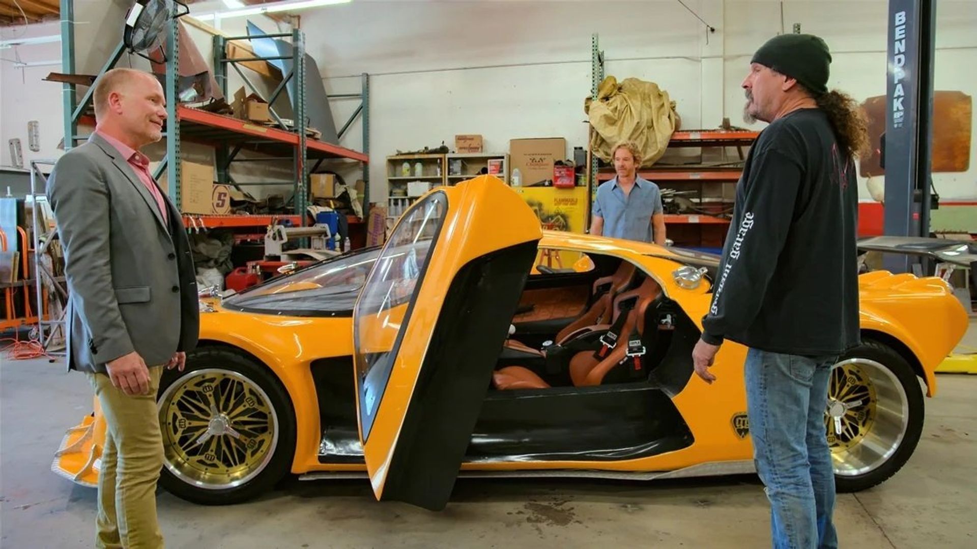 Car Masters: Rust to Riches background