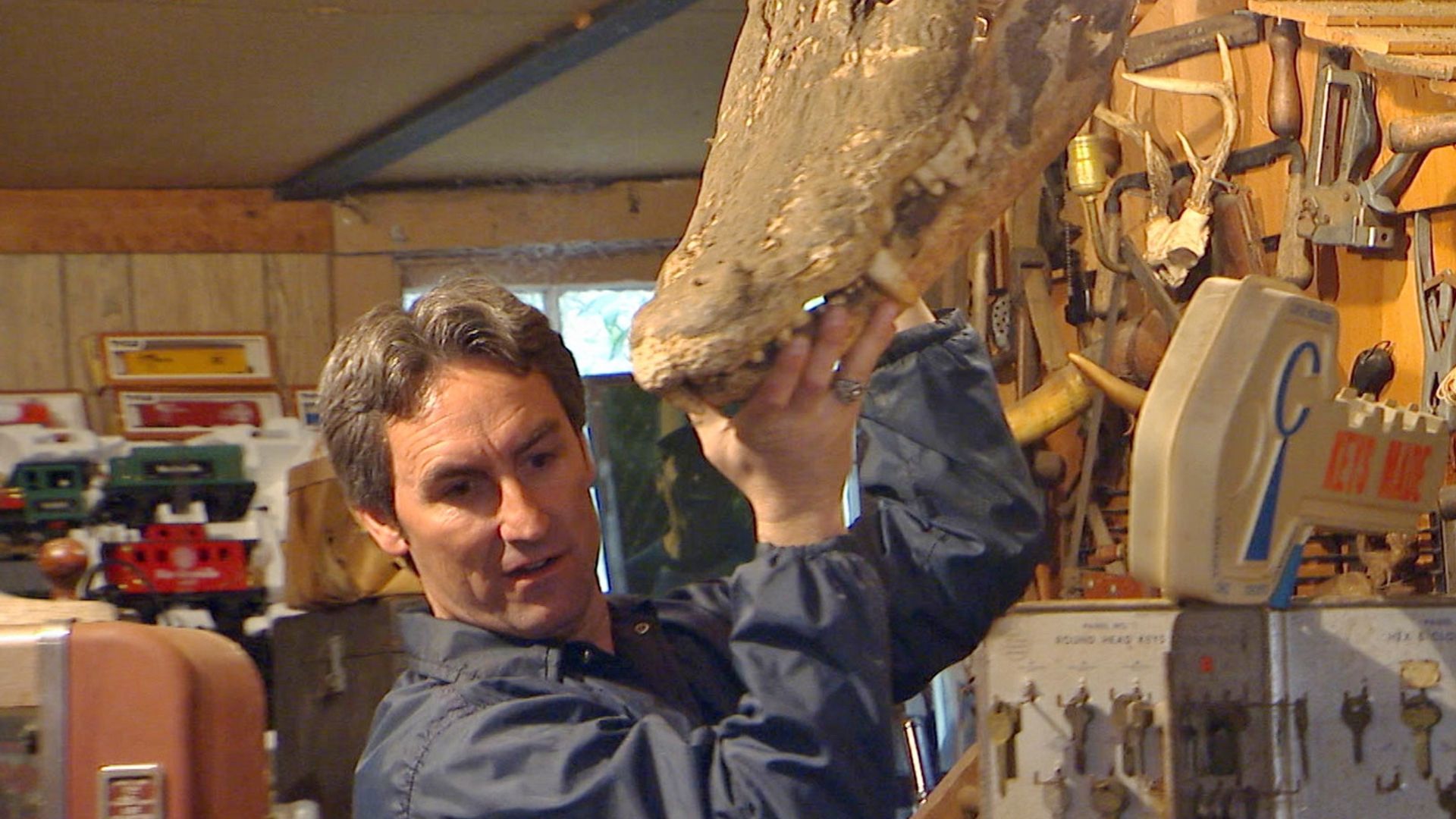 American Pickers: Best Of background