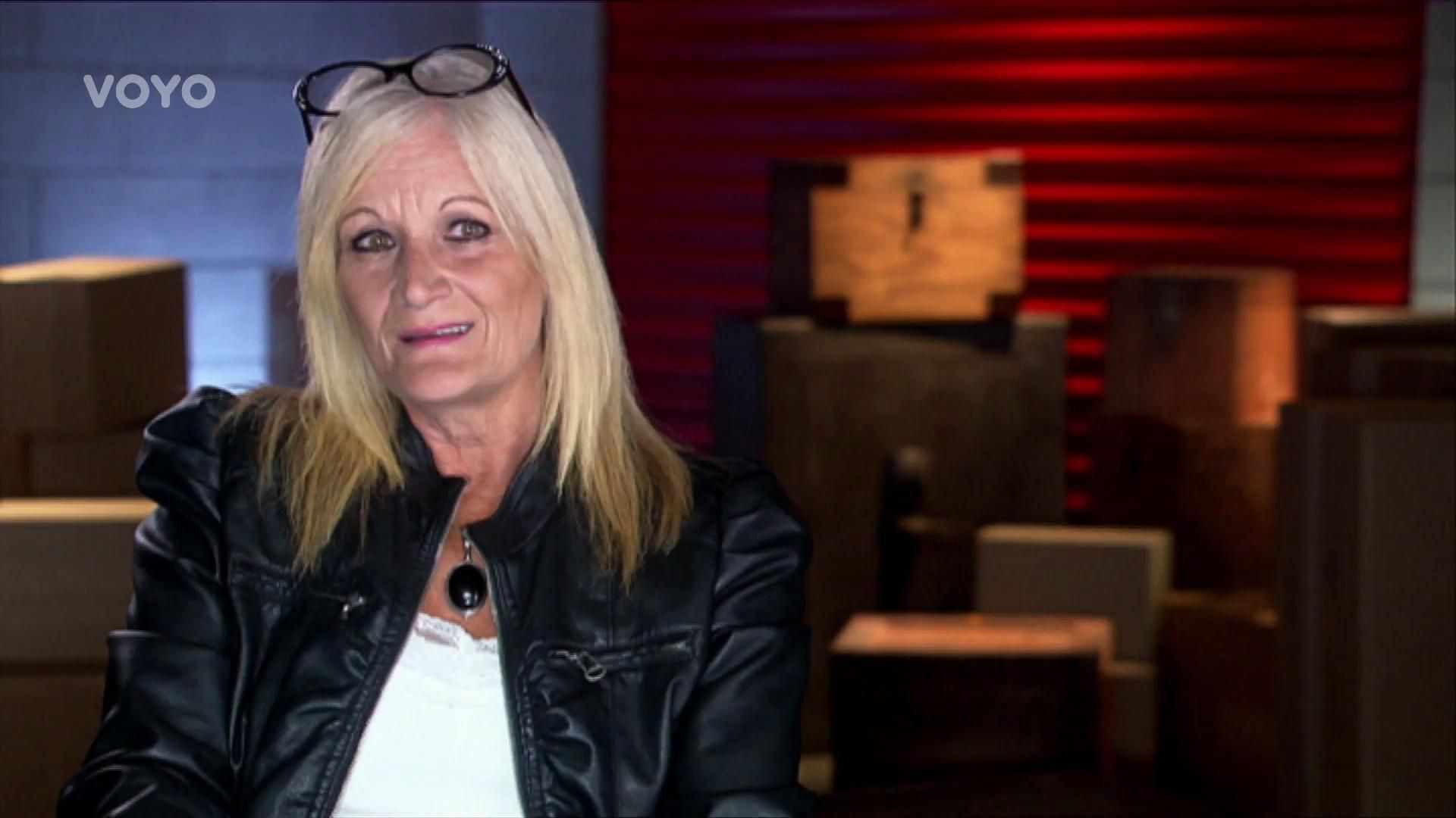 Storage Wars: Northern Treasures background