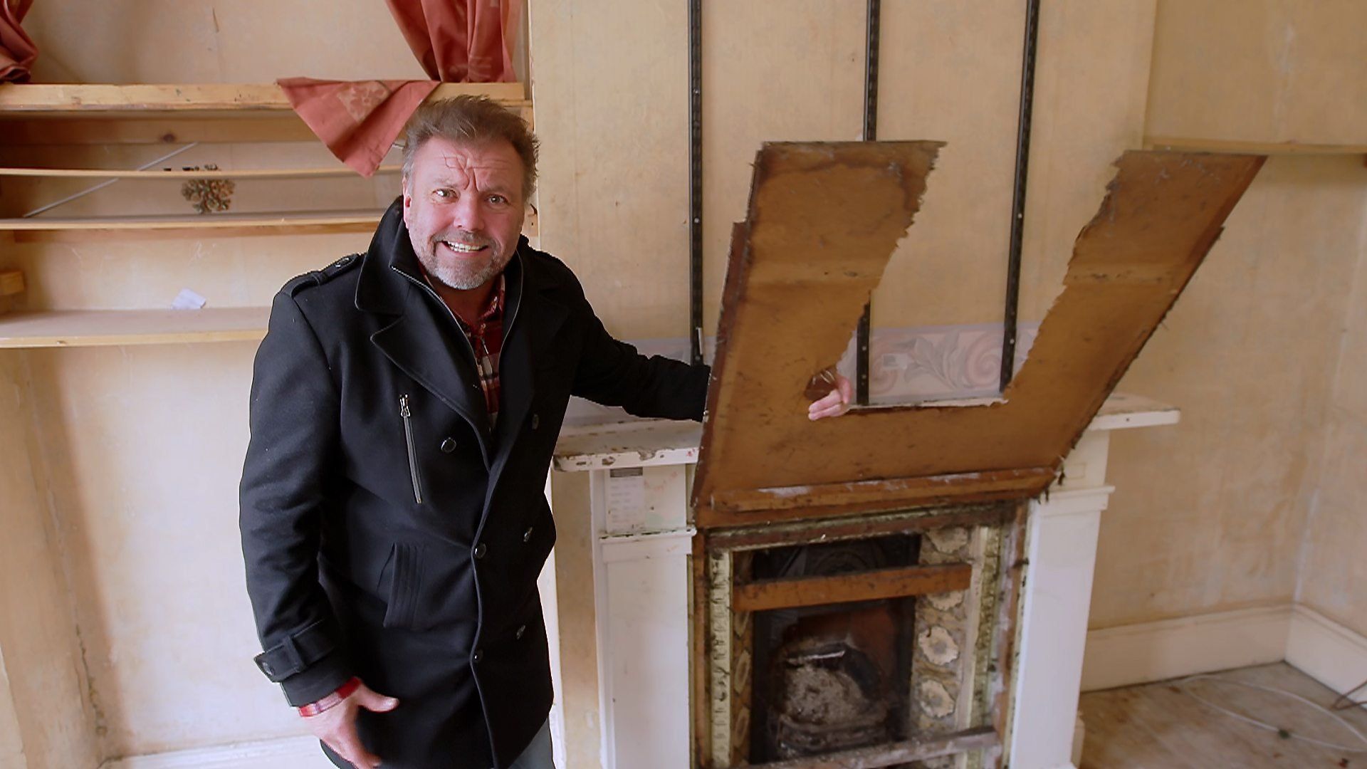 Homes Under the Hammer background