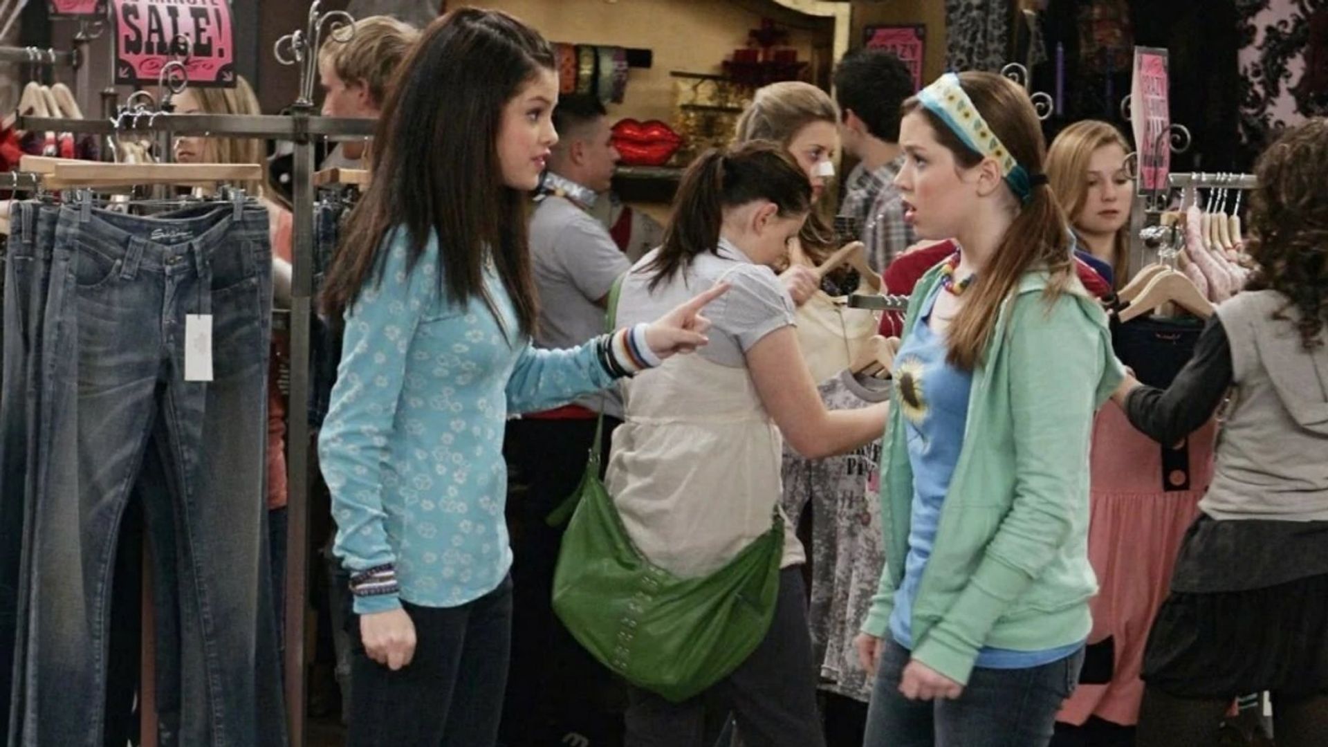 Wizards of Waverly Place background