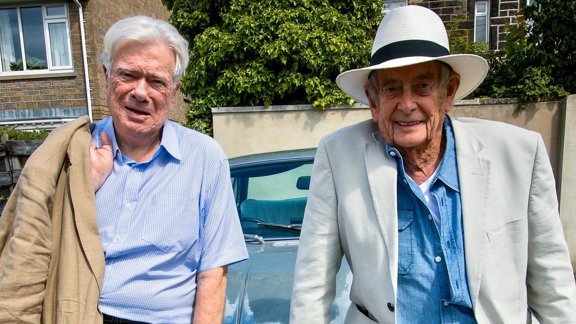 Celebrity Antiques Road Trip background