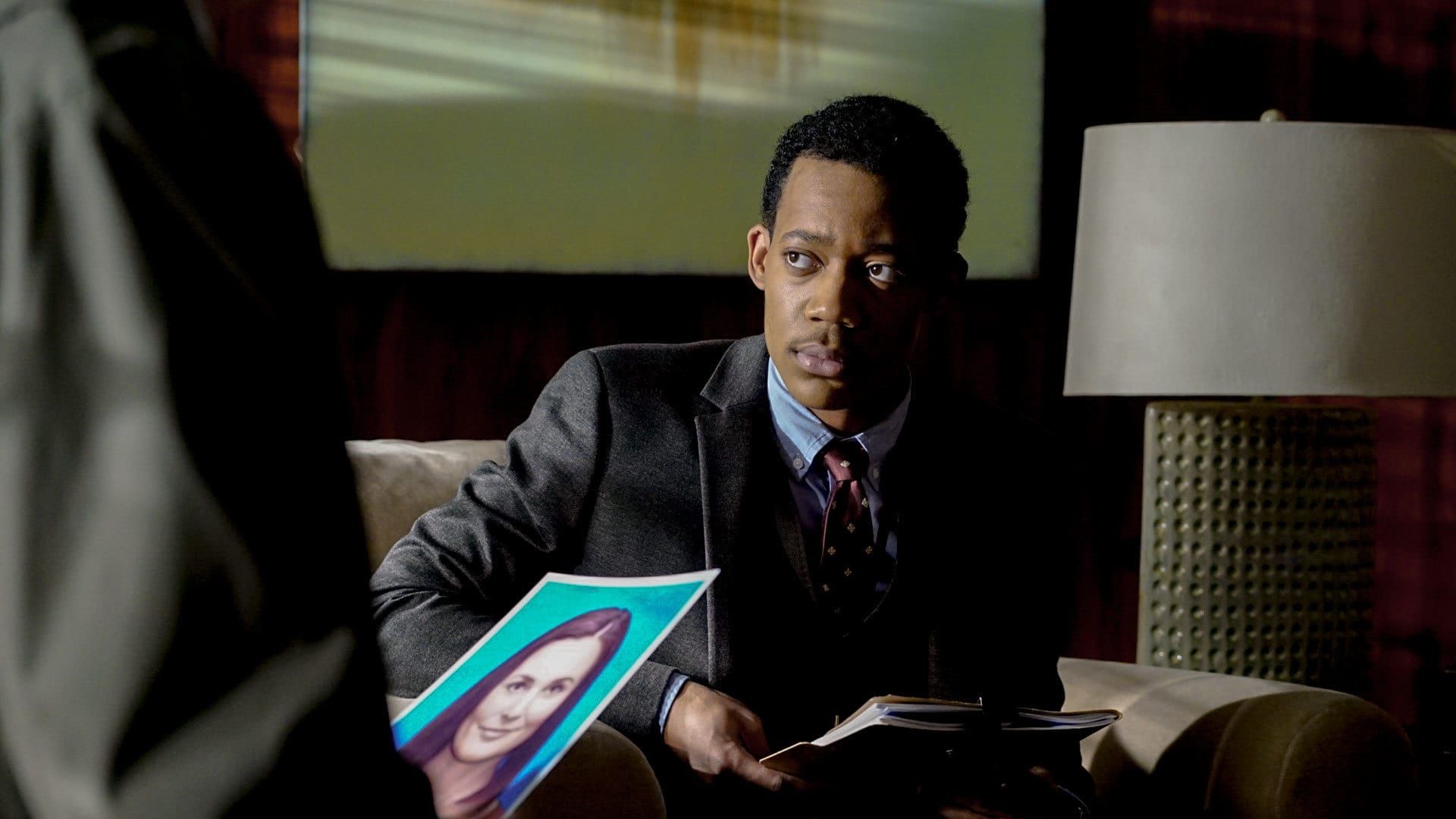 Criminal Minds: Beyond Borders background