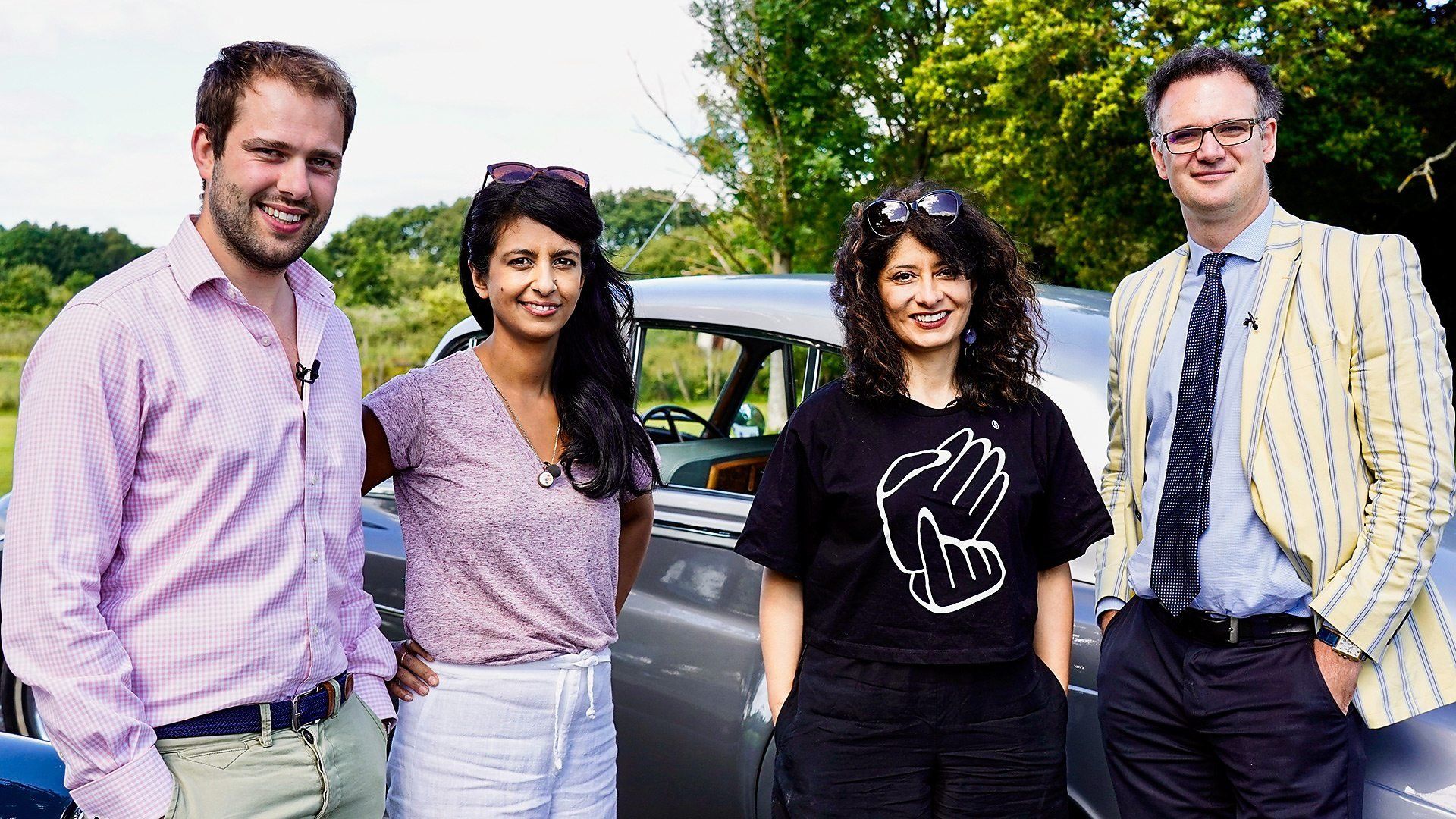 Celebrity Antiques Road Trip background