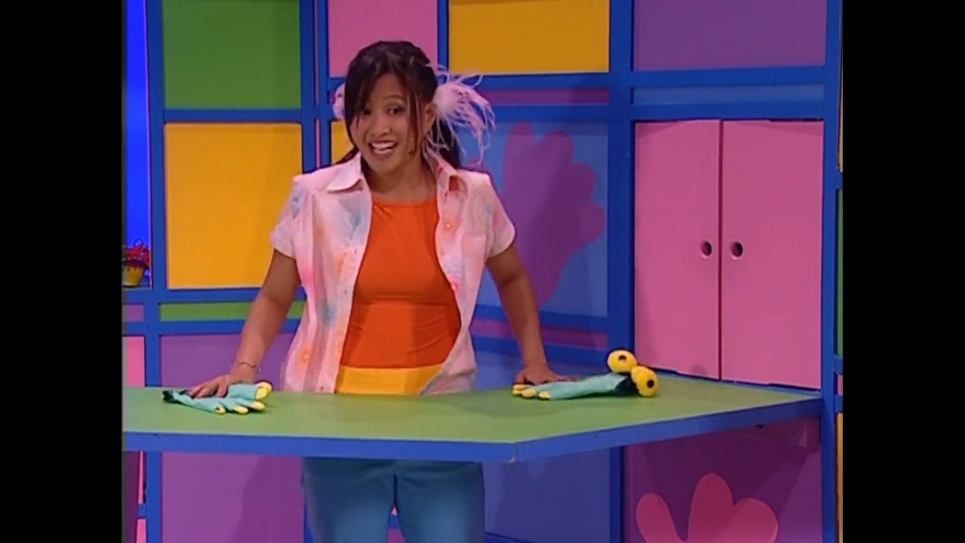 Hi-5 background