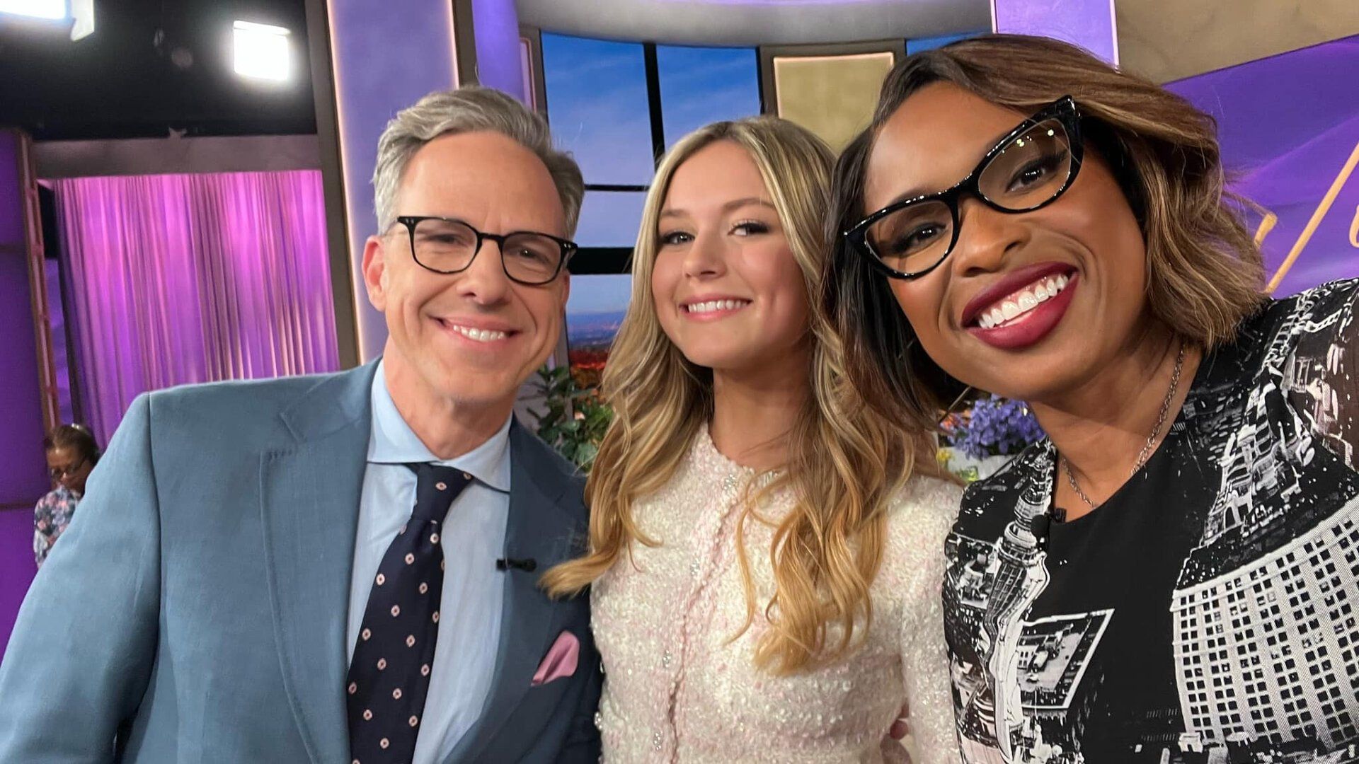 The Jennifer Hudson Show background