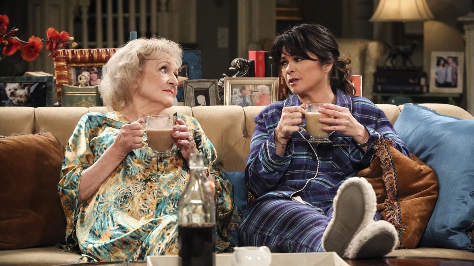 Hot in Cleveland background