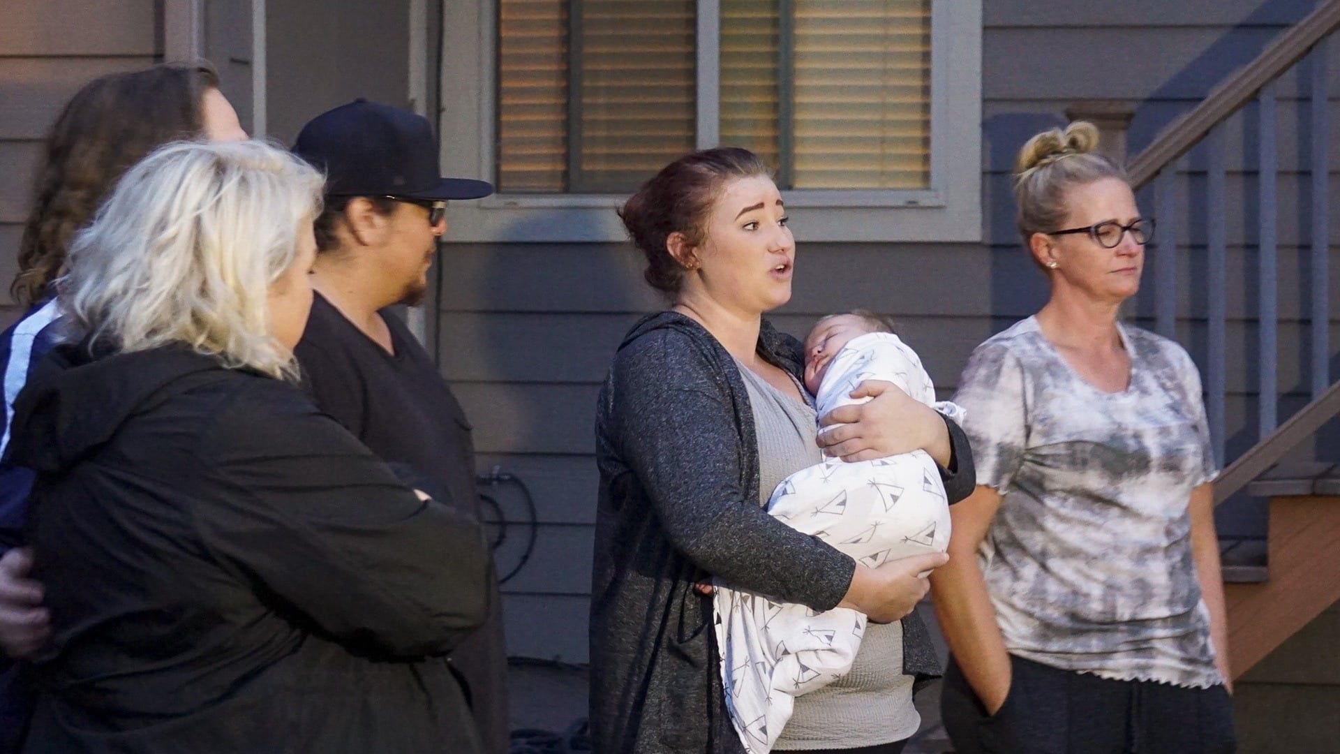 Sister Wives background