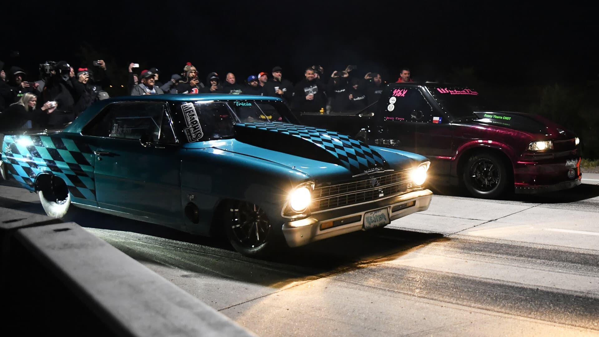 Street Outlaws: Mega Cash Days background
