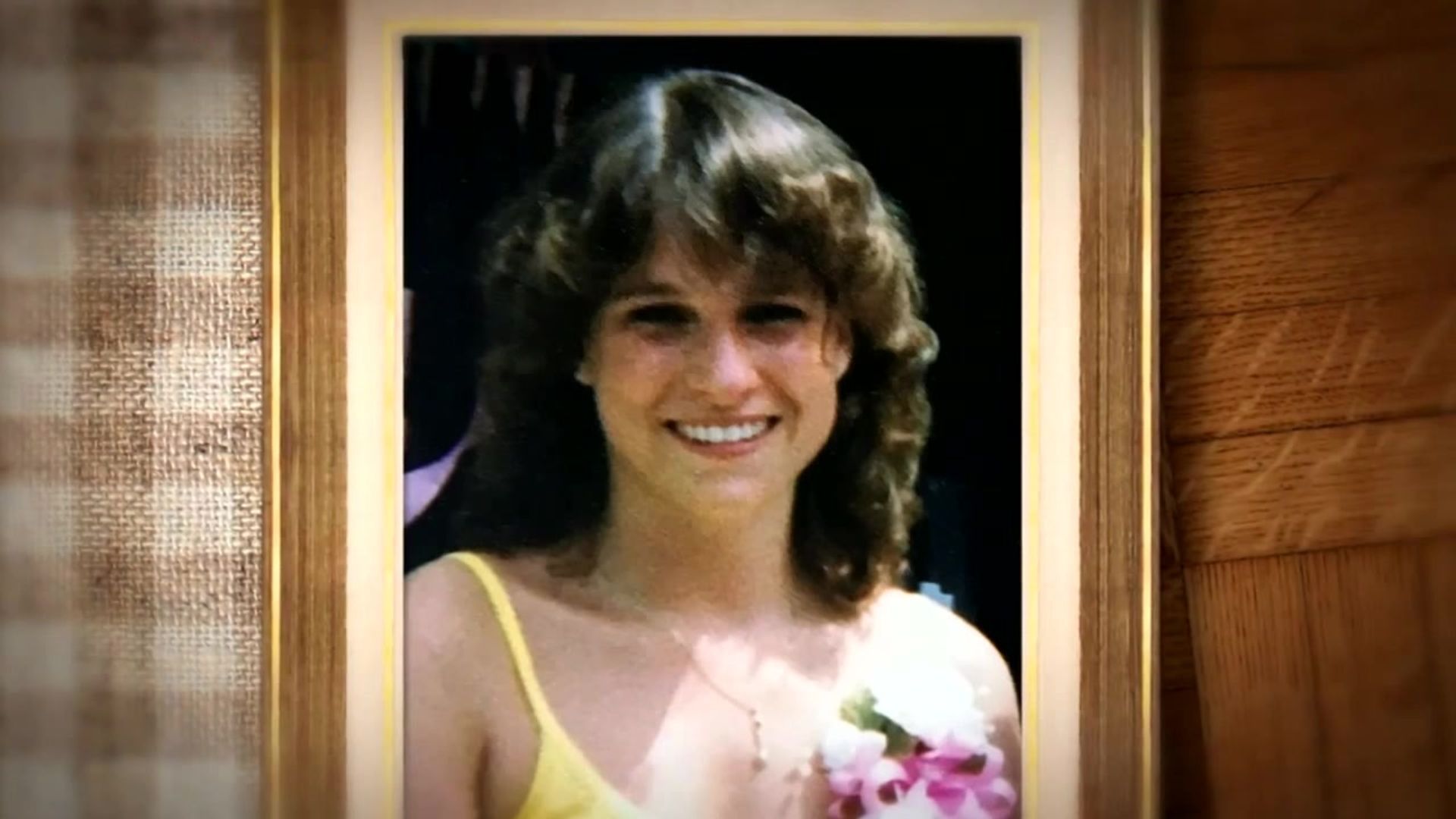 On the Case with Paula Zahn background