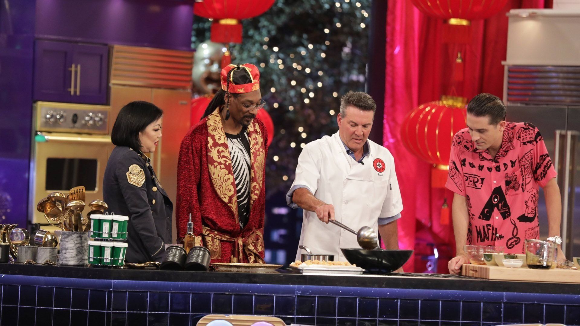 Martha & Snoop's Potluck Party Challenge background