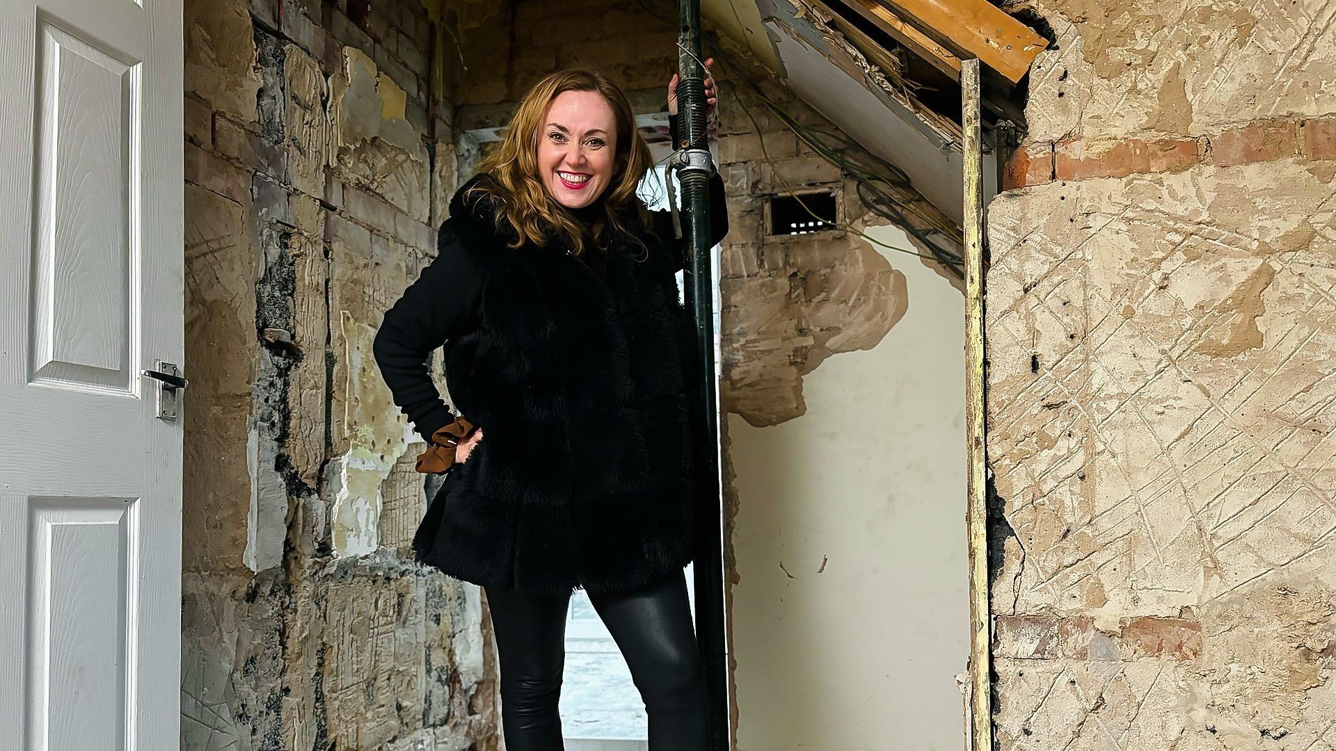 Homes Under the Hammer background