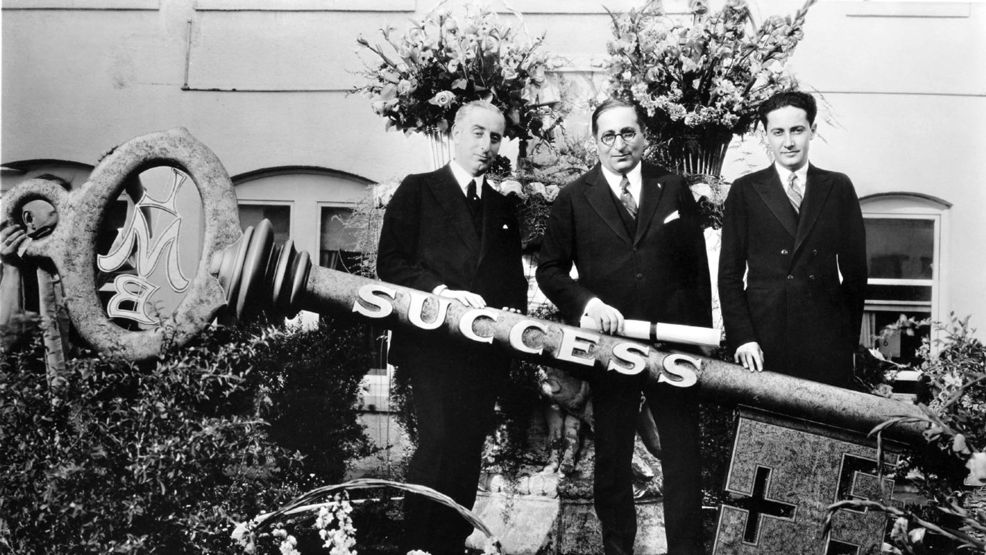 Moguls & Movie Stars: A History of Hollywood background