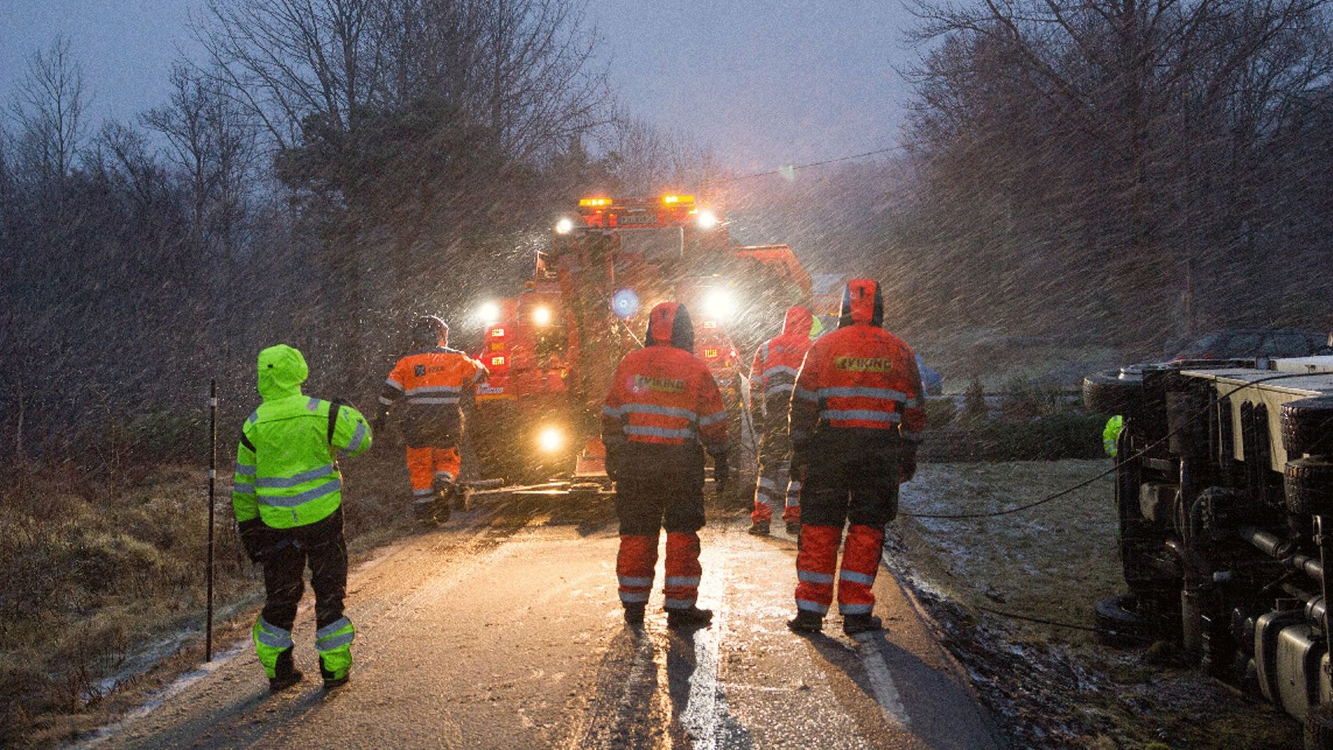 Ice Road Rescue background