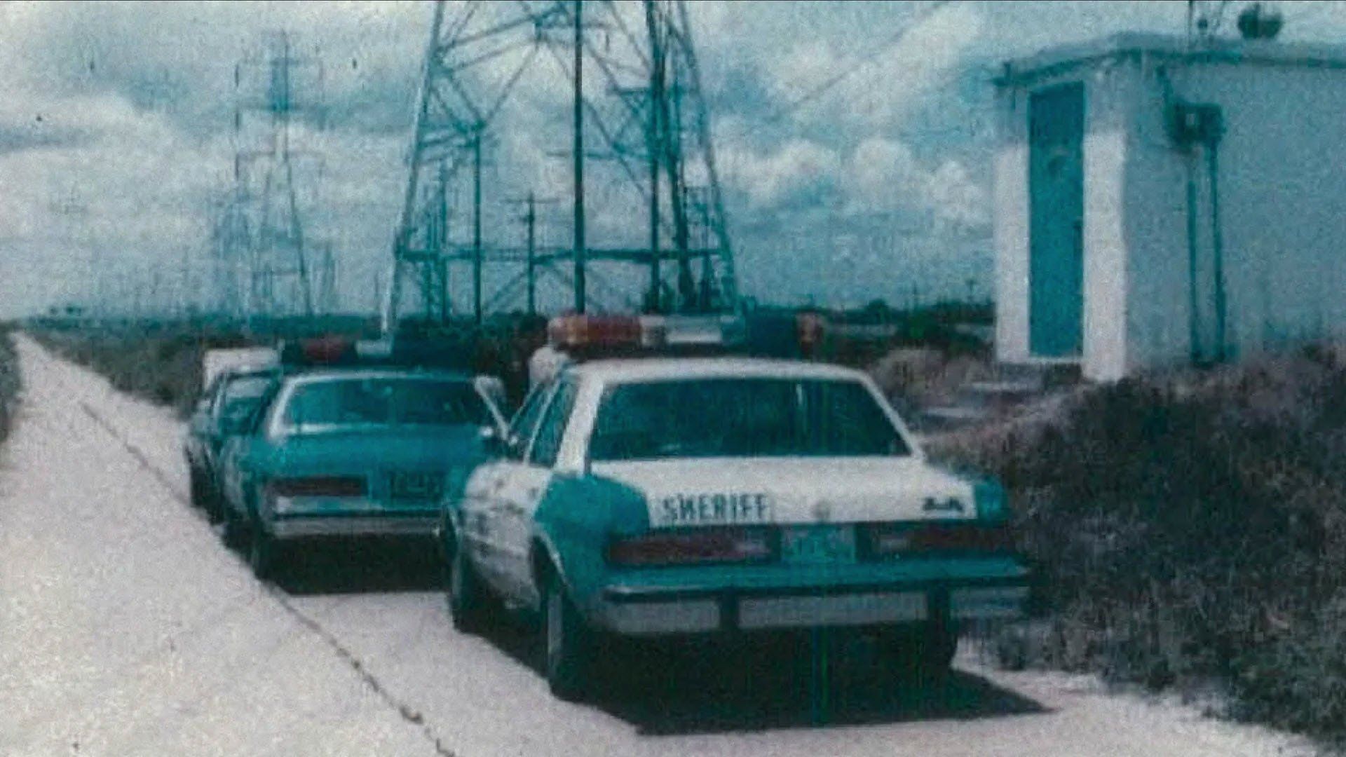 Crime Scene: The Texas Killing Fields background