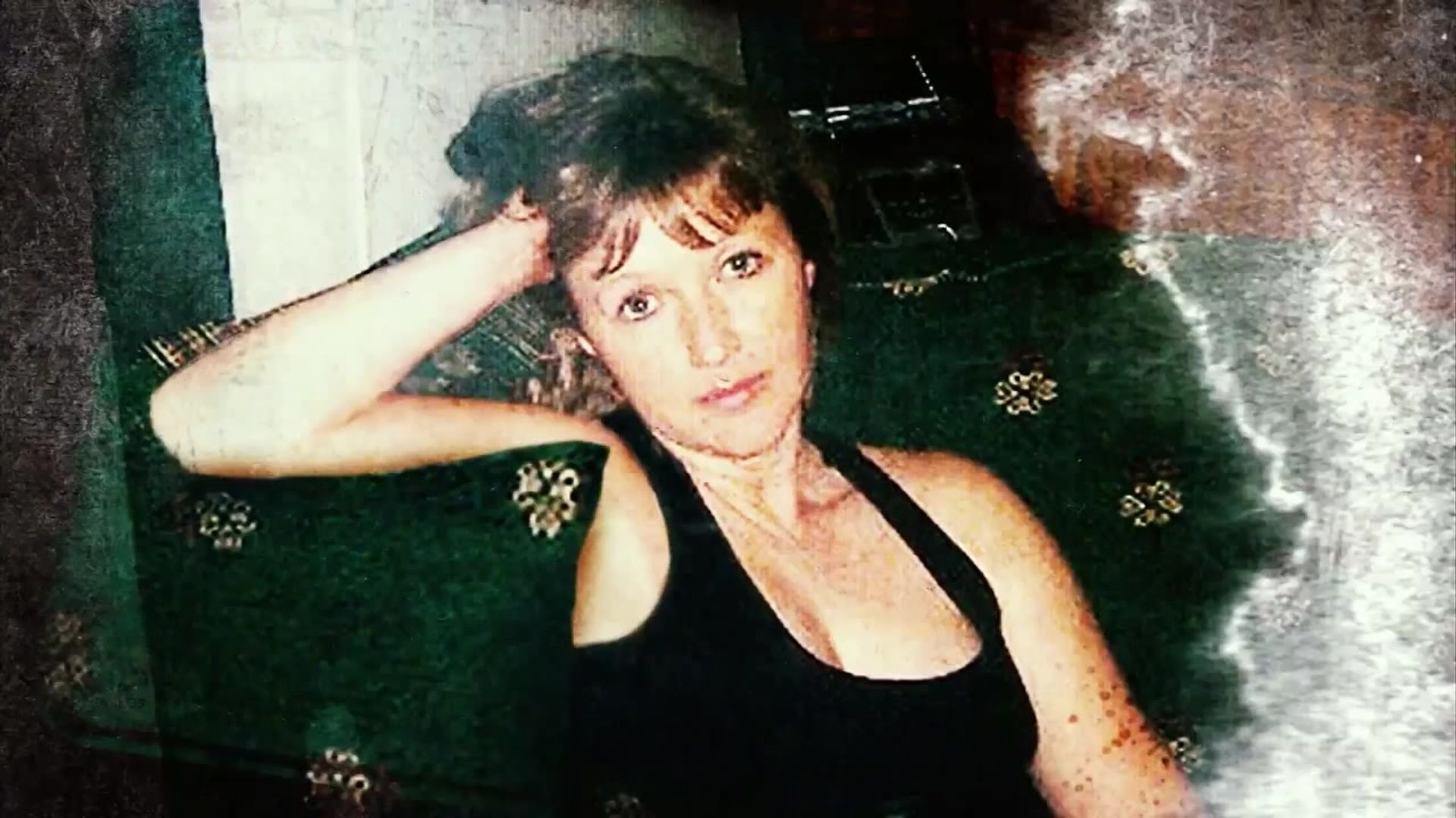 On the Case with Paula Zahn background