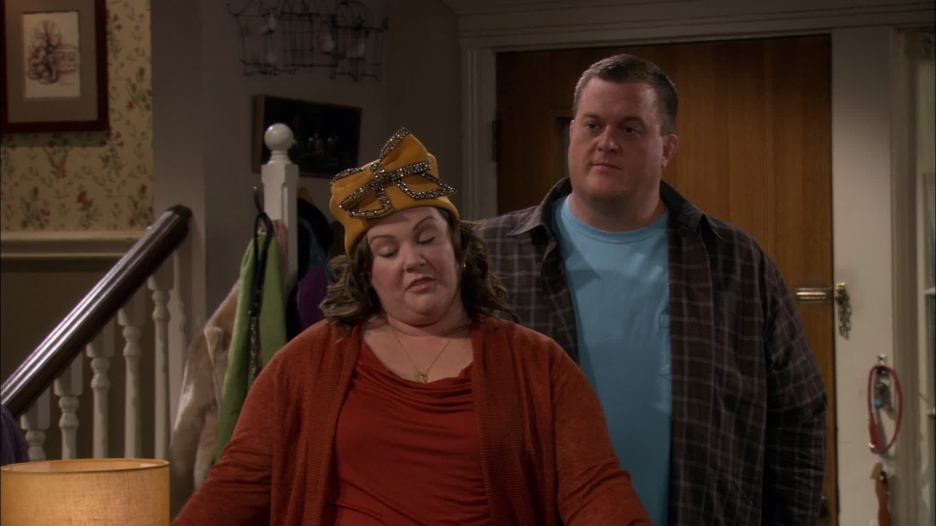 Mike & Molly background