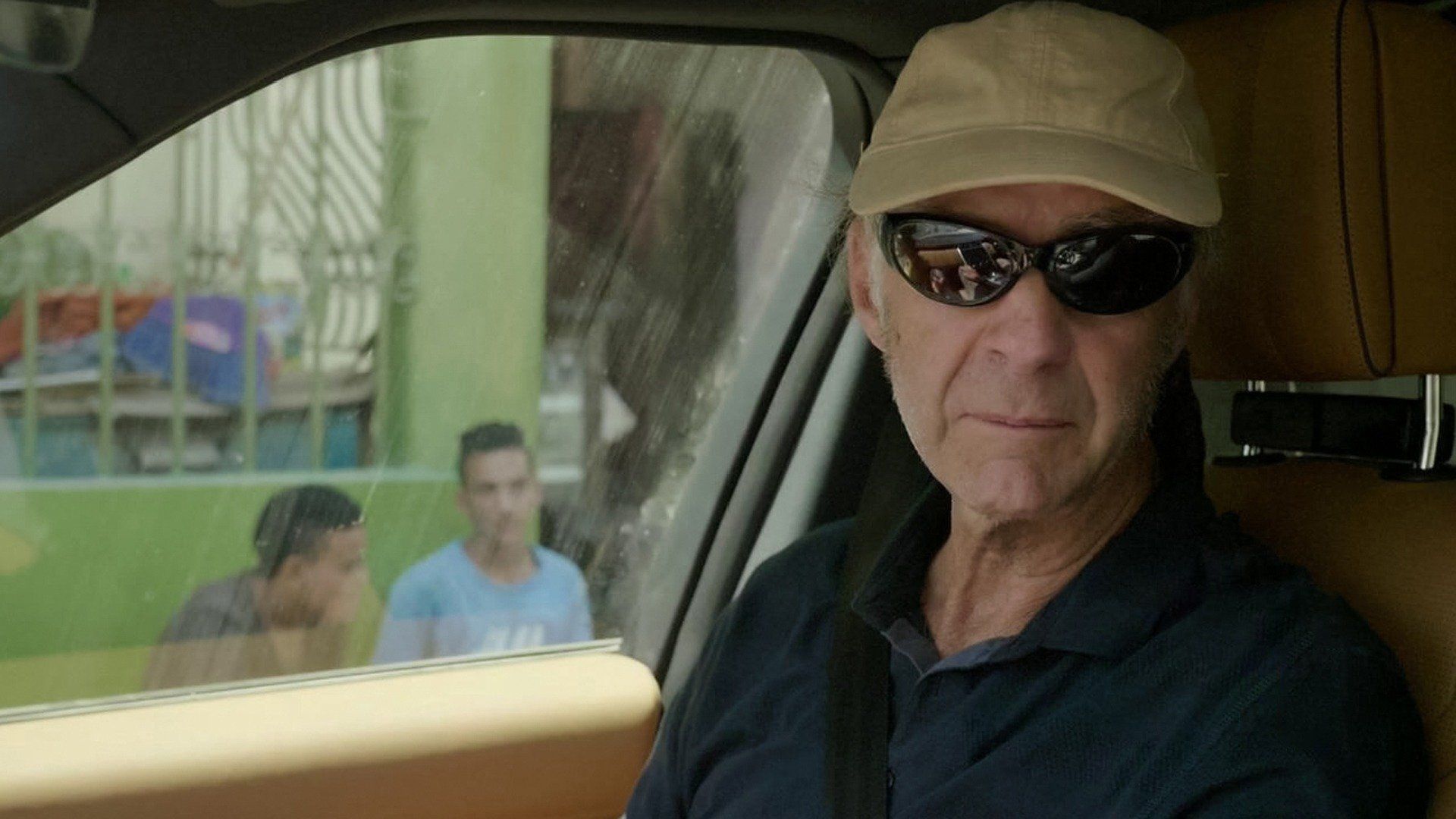 Fiennes: Return to the Nile background