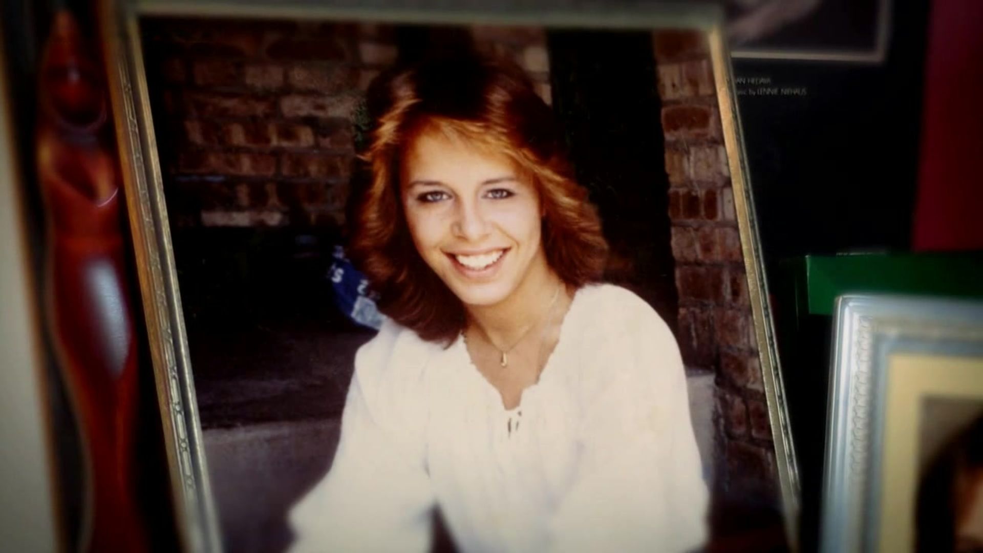 On the Case with Paula Zahn background