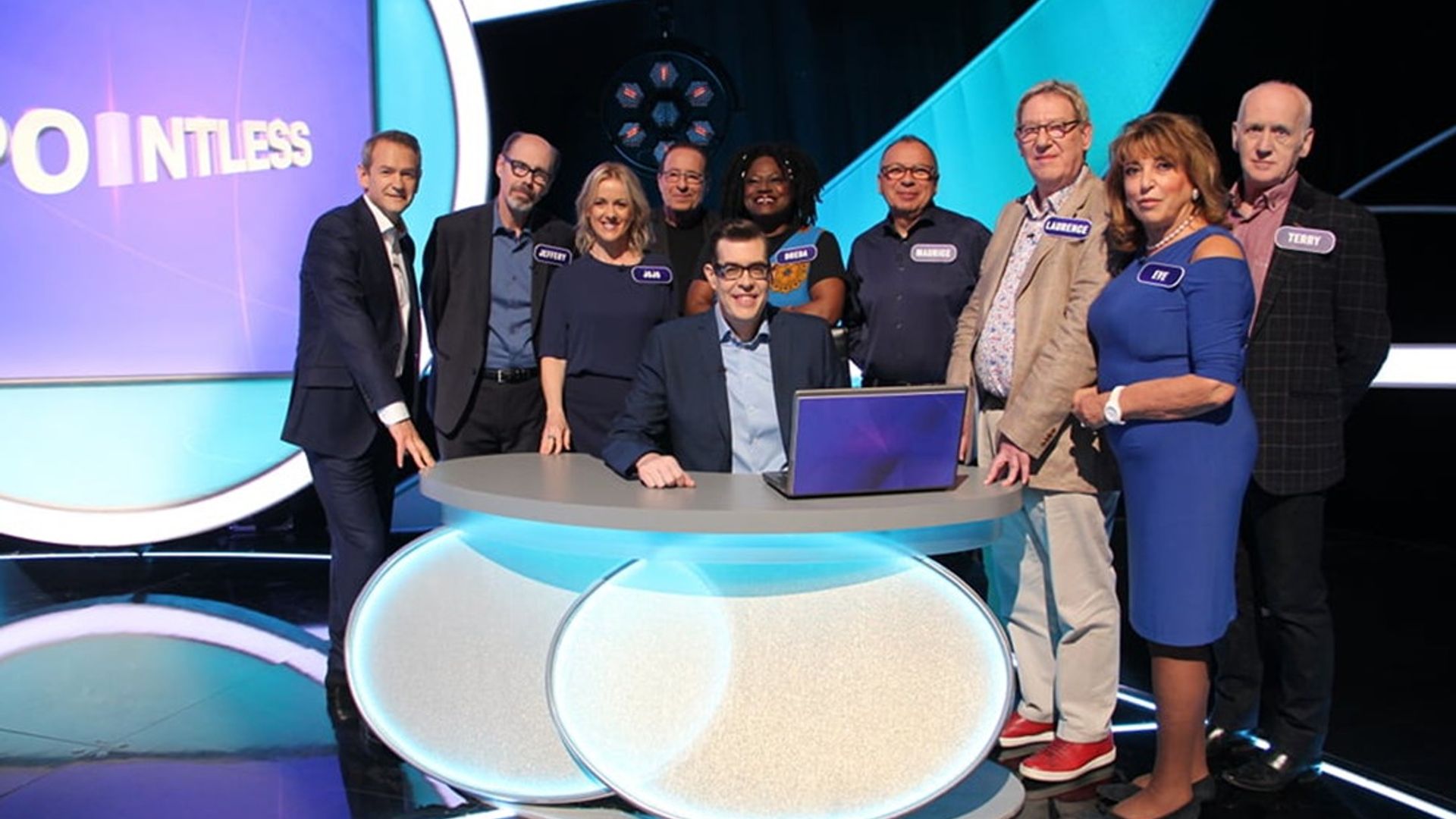 Pointless Celebrities background