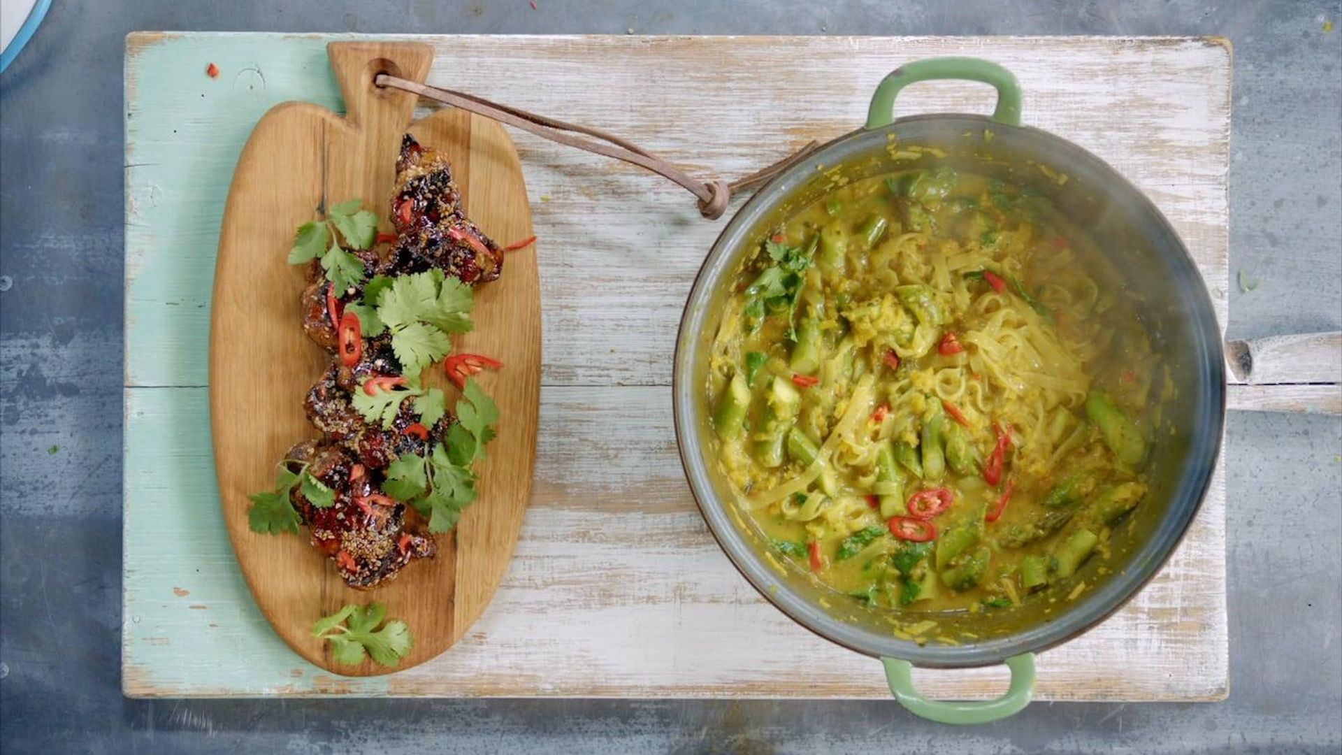 Jamie's 15-Minute Meals background