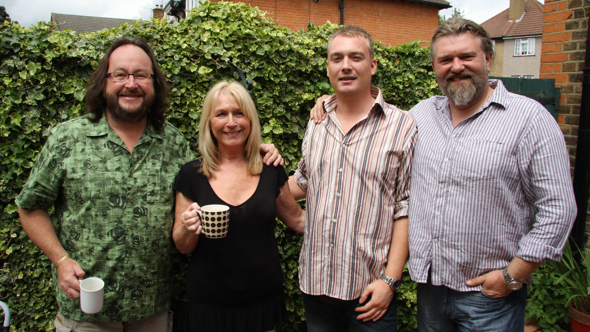 The Hairy Bikers: Mums Know Best background